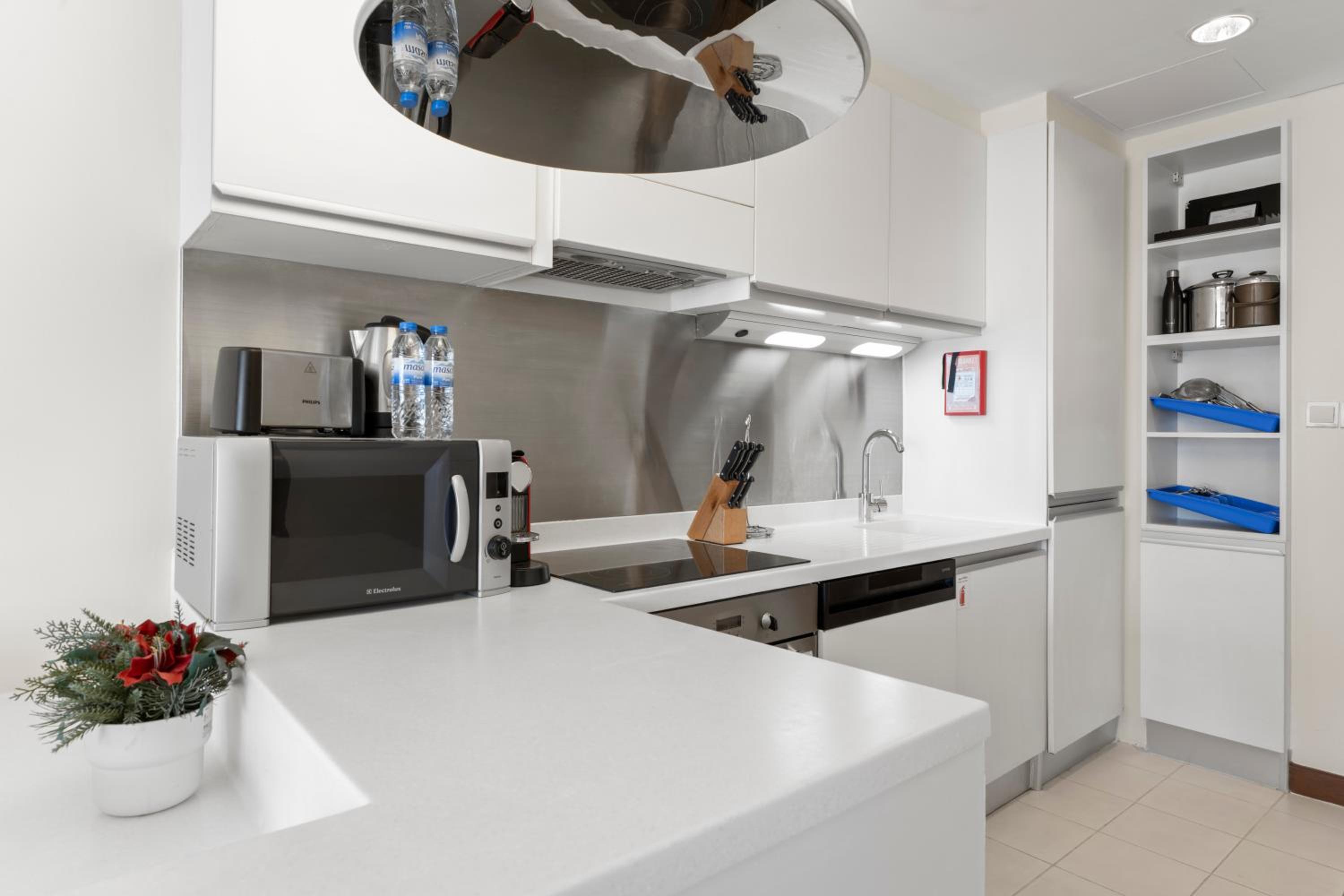 Abi Holiday Homes - Studio & 1BR Dubai Mall Fashion Avenue Residences