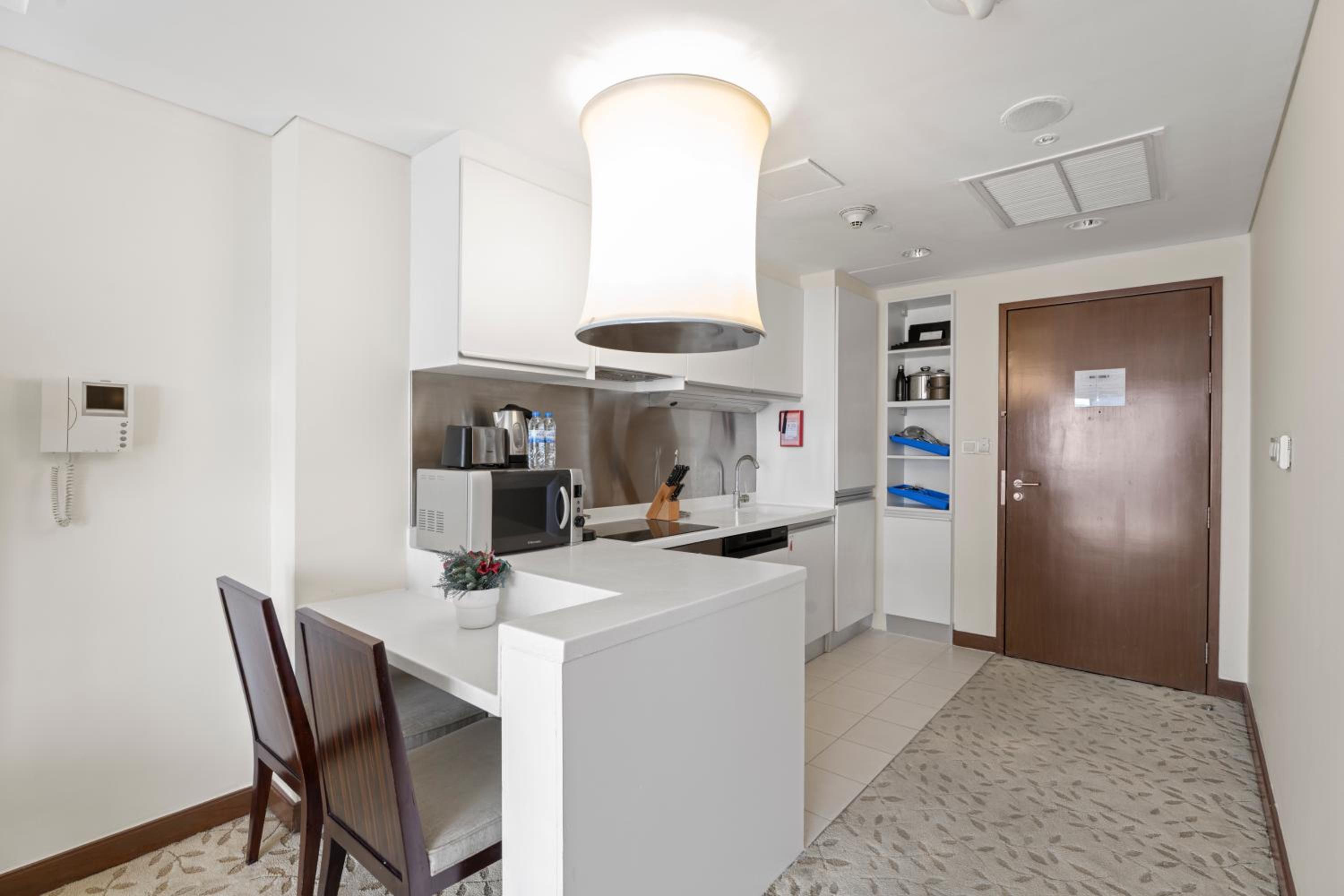 Abi Holiday Homes - Studio & 1BR Dubai Mall Fashion Avenue Residences