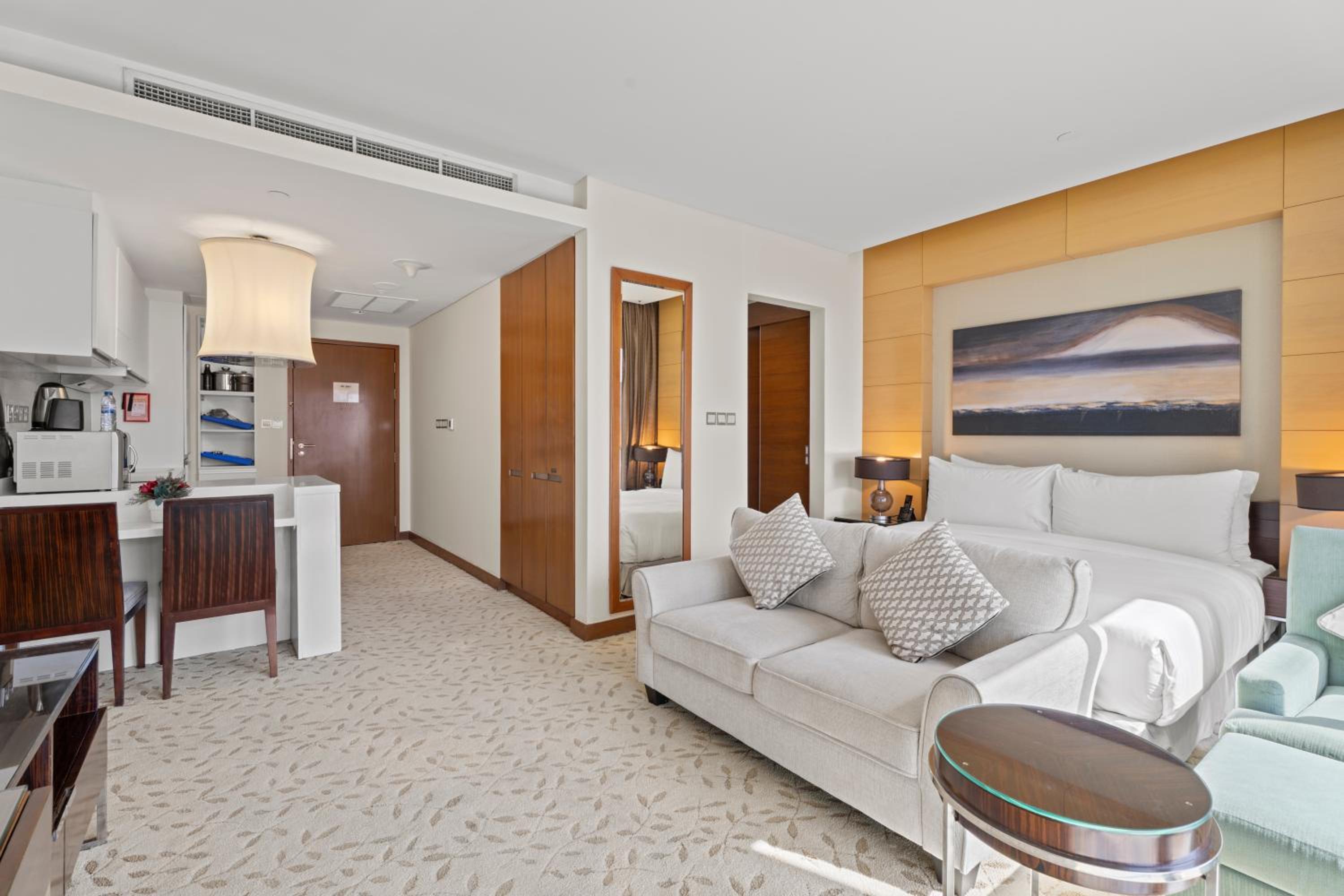 Abi Holiday Homes - Studio & 1BR Dubai Mall Fashion Avenue Residences
