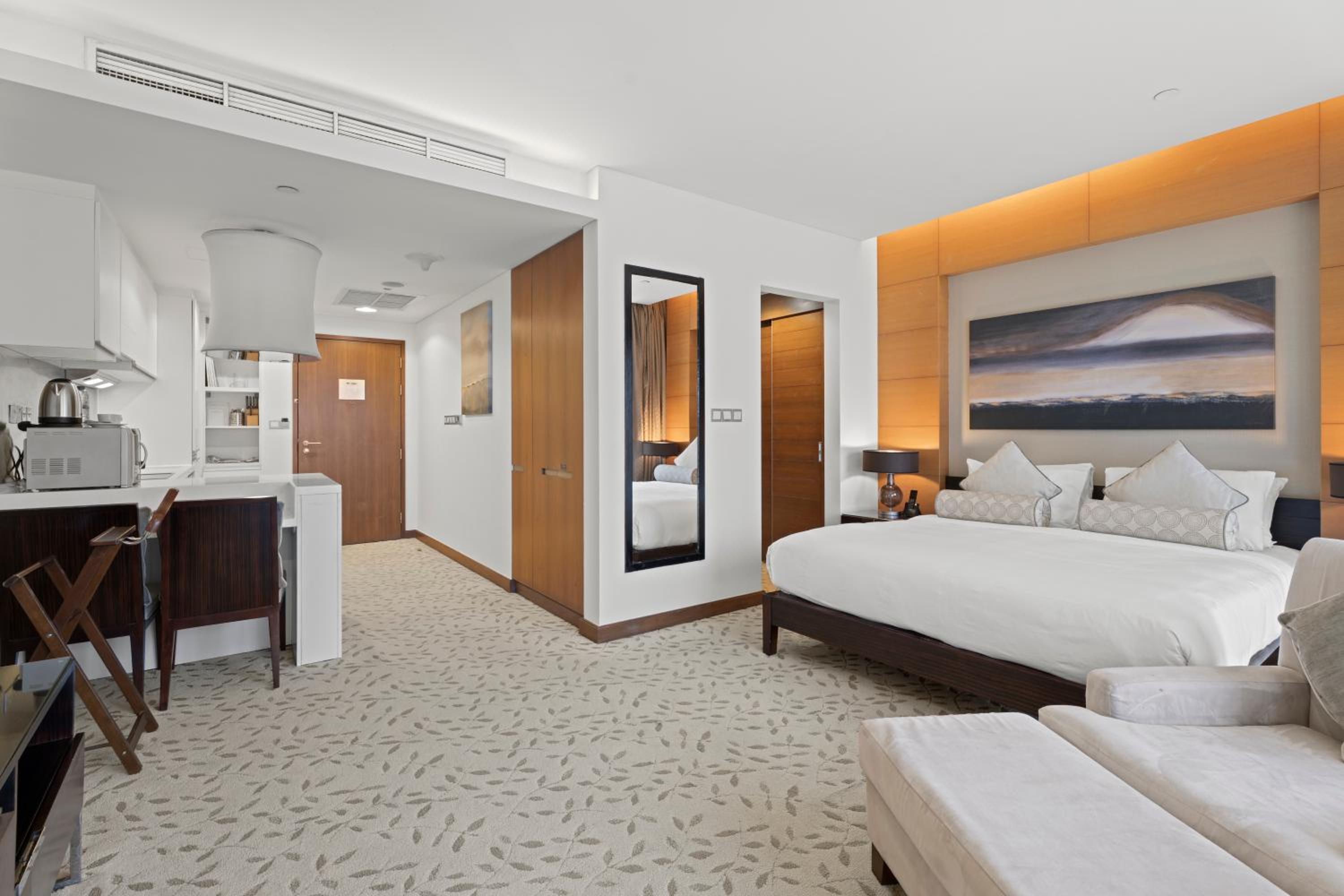 Abi Holiday Homes - Studio & 1BR Dubai Mall Fashion Avenue Residences