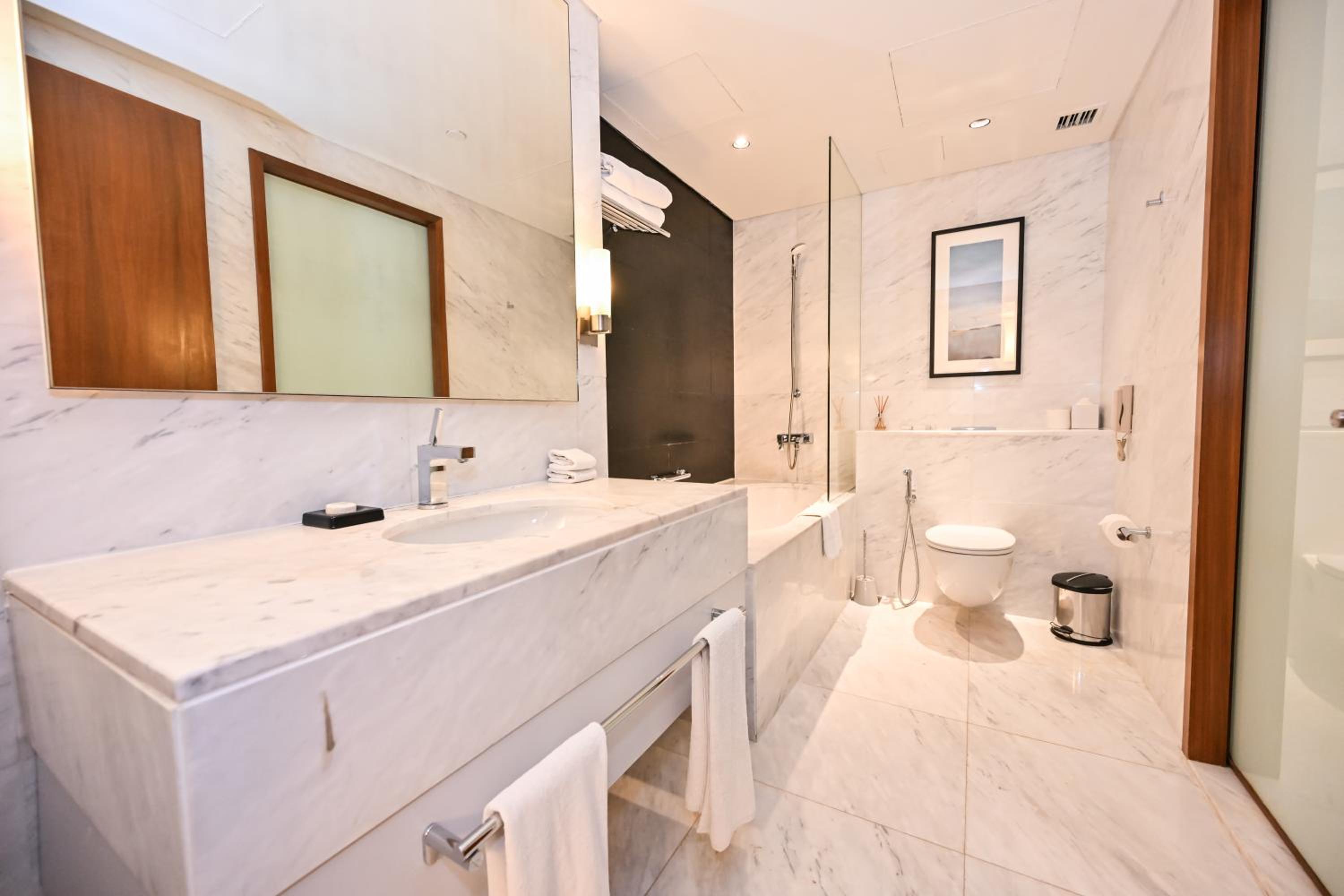 Abi Holiday Homes - Studio & 1BR Dubai Mall Fashion Avenue Residences
