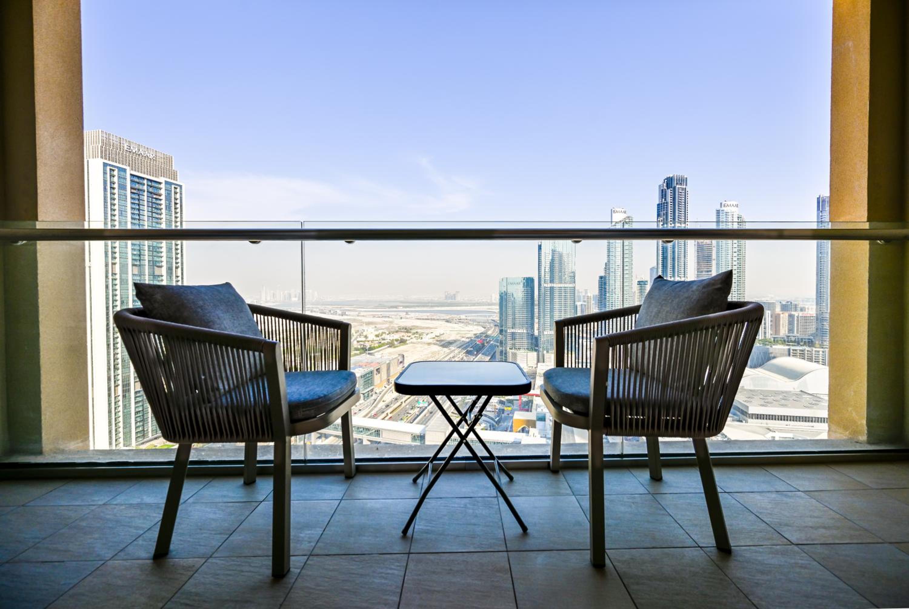 Abi Holiday Homes - Studio & 1BR Dubai Mall Fashion Avenue Residences