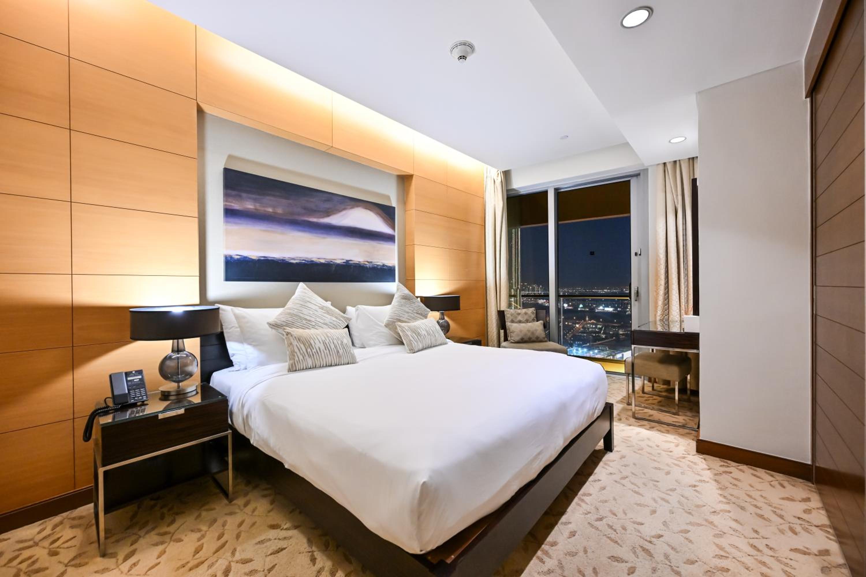 Abi Holiday Homes - Studio & 1BR Dubai Mall Fashion Avenue Residences