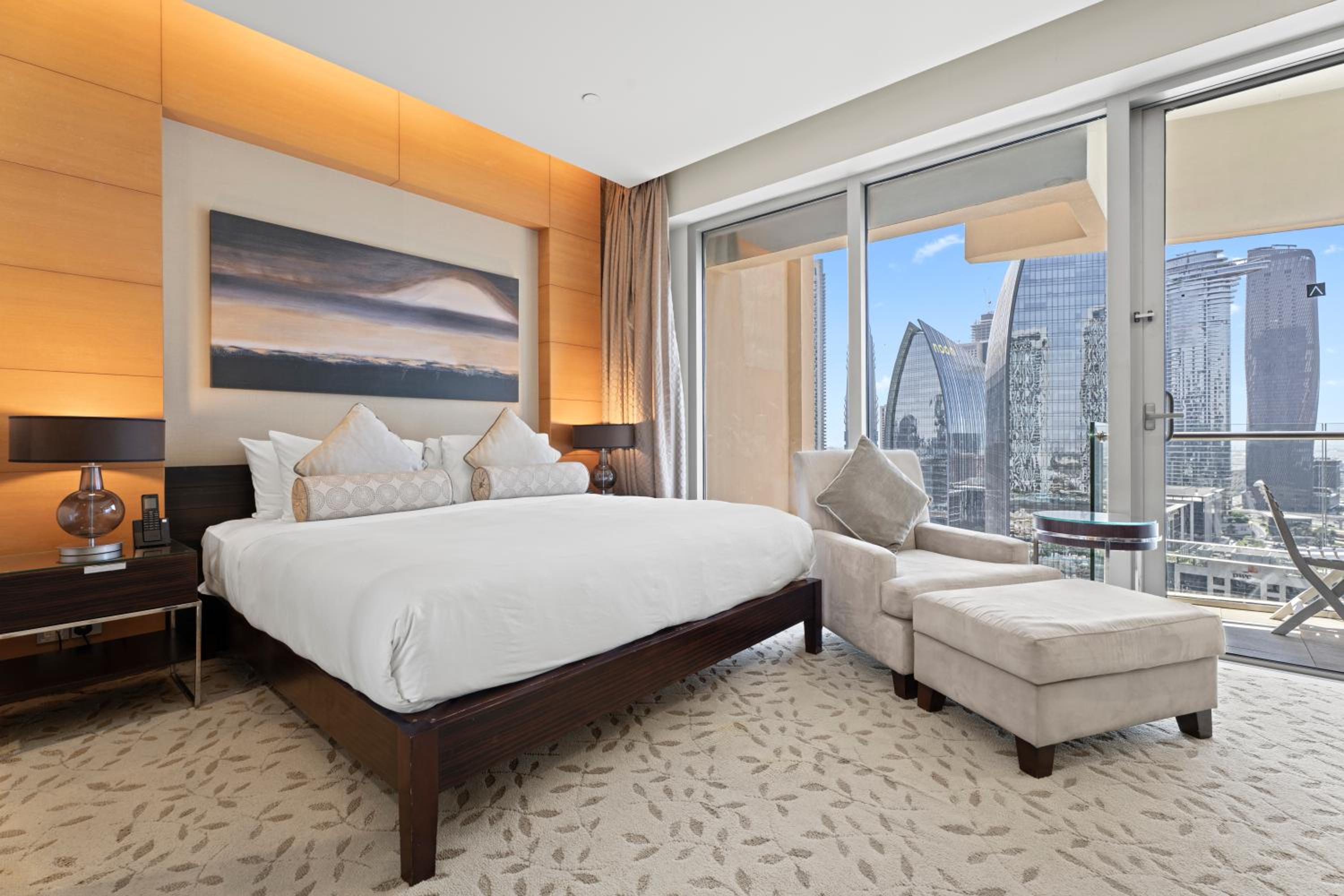 Abi Holiday Homes - Studio & 1BR Dubai Mall Fashion Avenue Residences