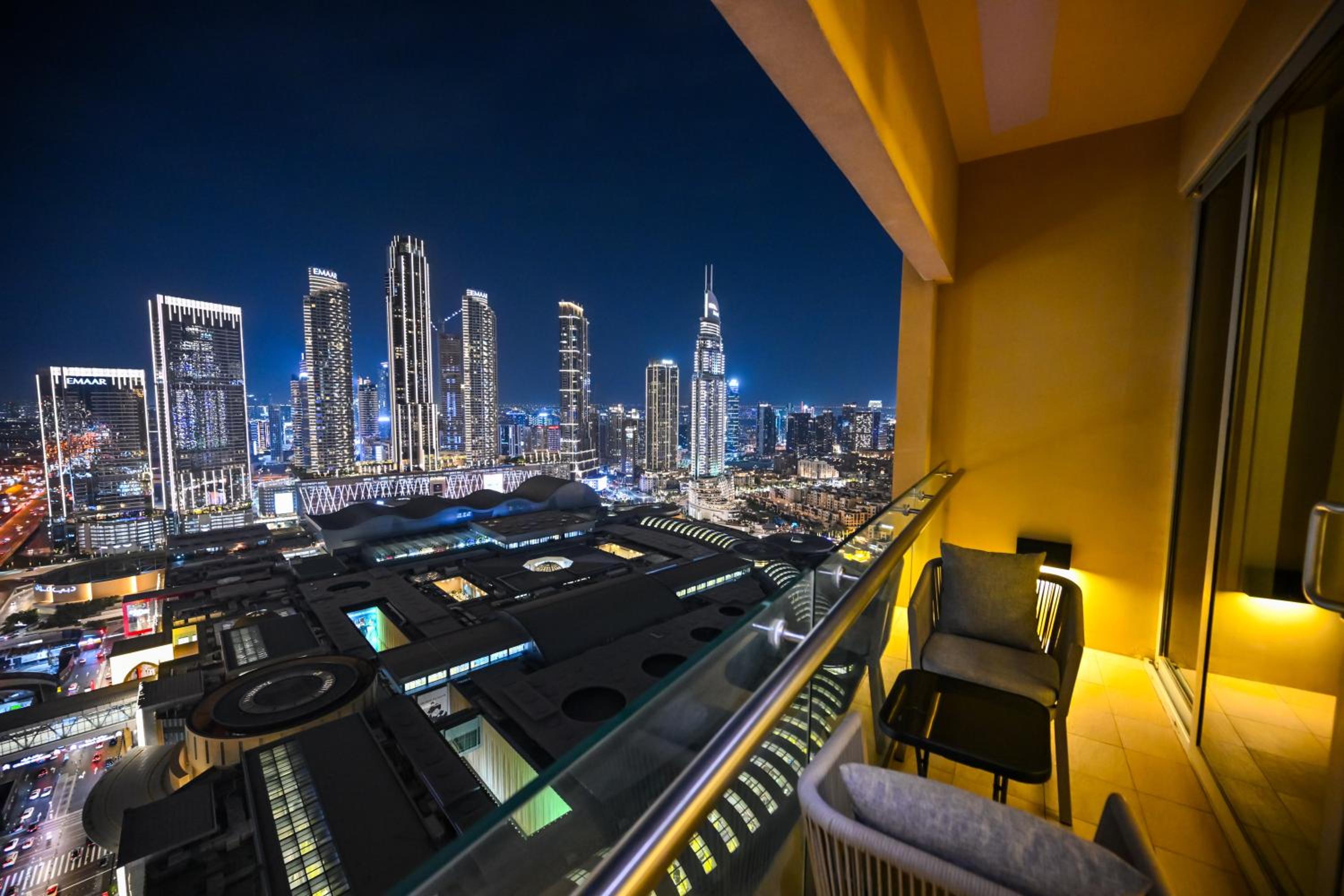 Abi Holiday Homes - Studio & 1BR Dubai Mall Fashion Avenue Residences