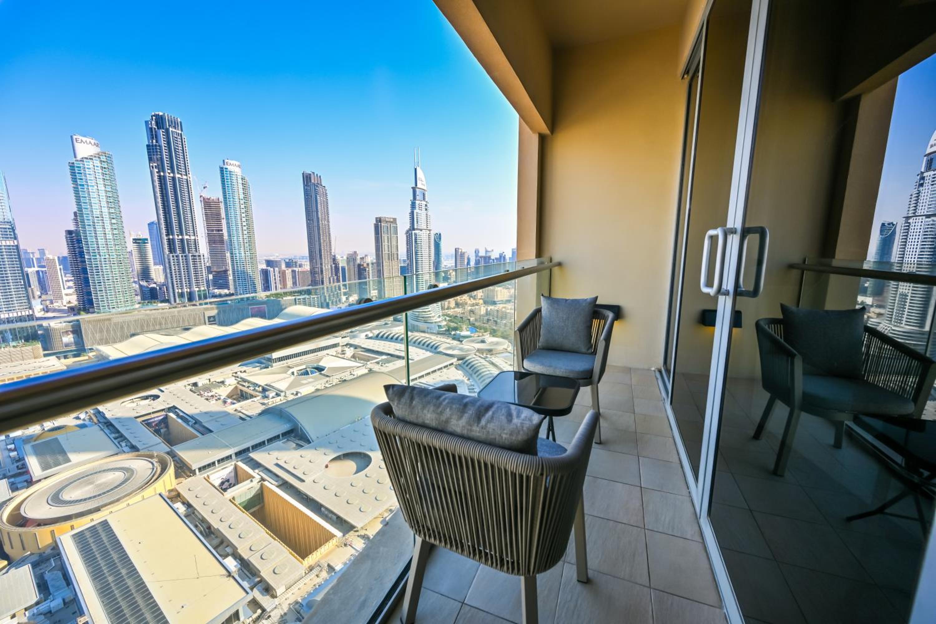 Abi Holiday Homes - Studio & 1BR Dubai Mall Fashion Avenue Residences