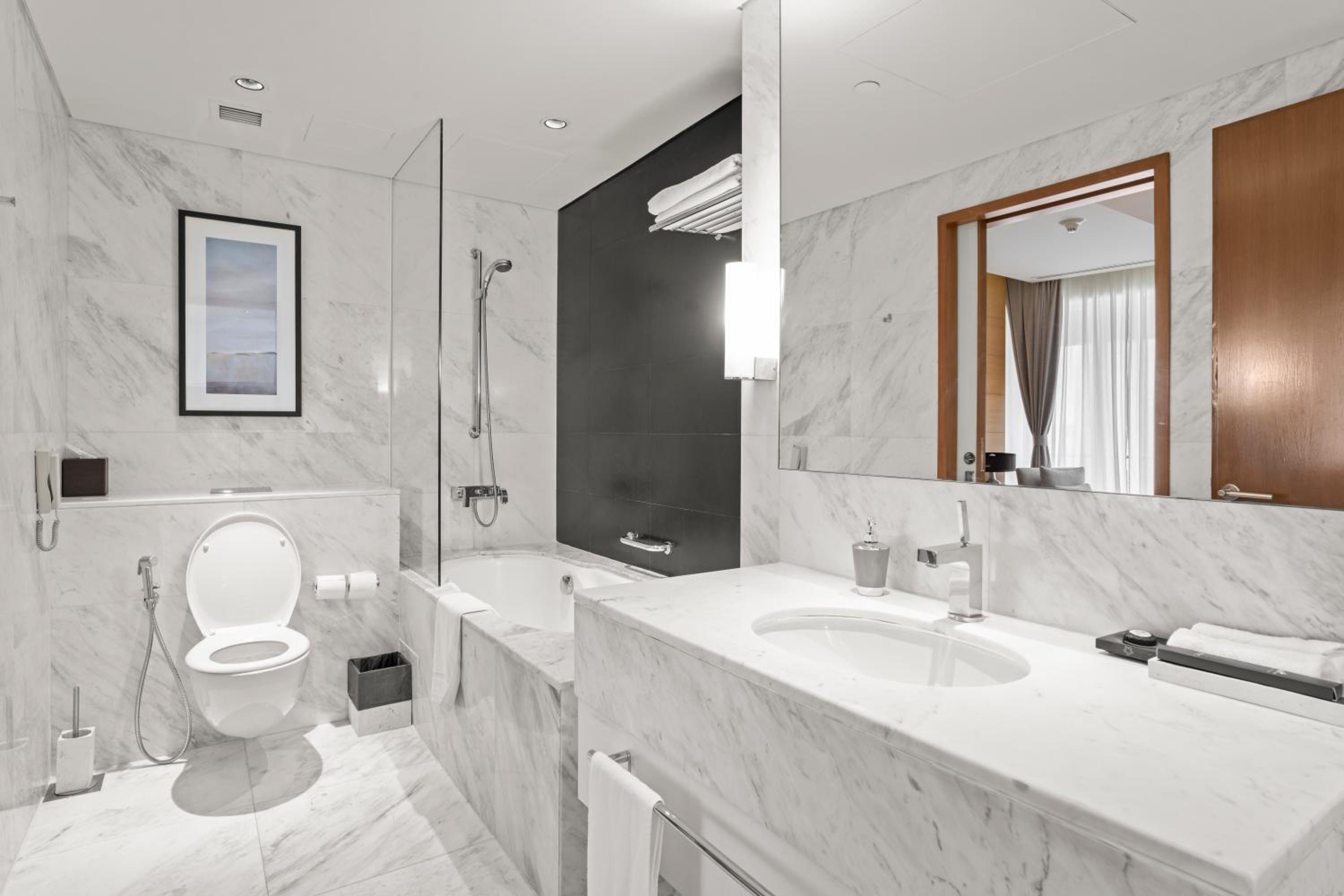 Abi Holiday Homes - Studio & 1BR Dubai Mall Fashion Avenue Residences