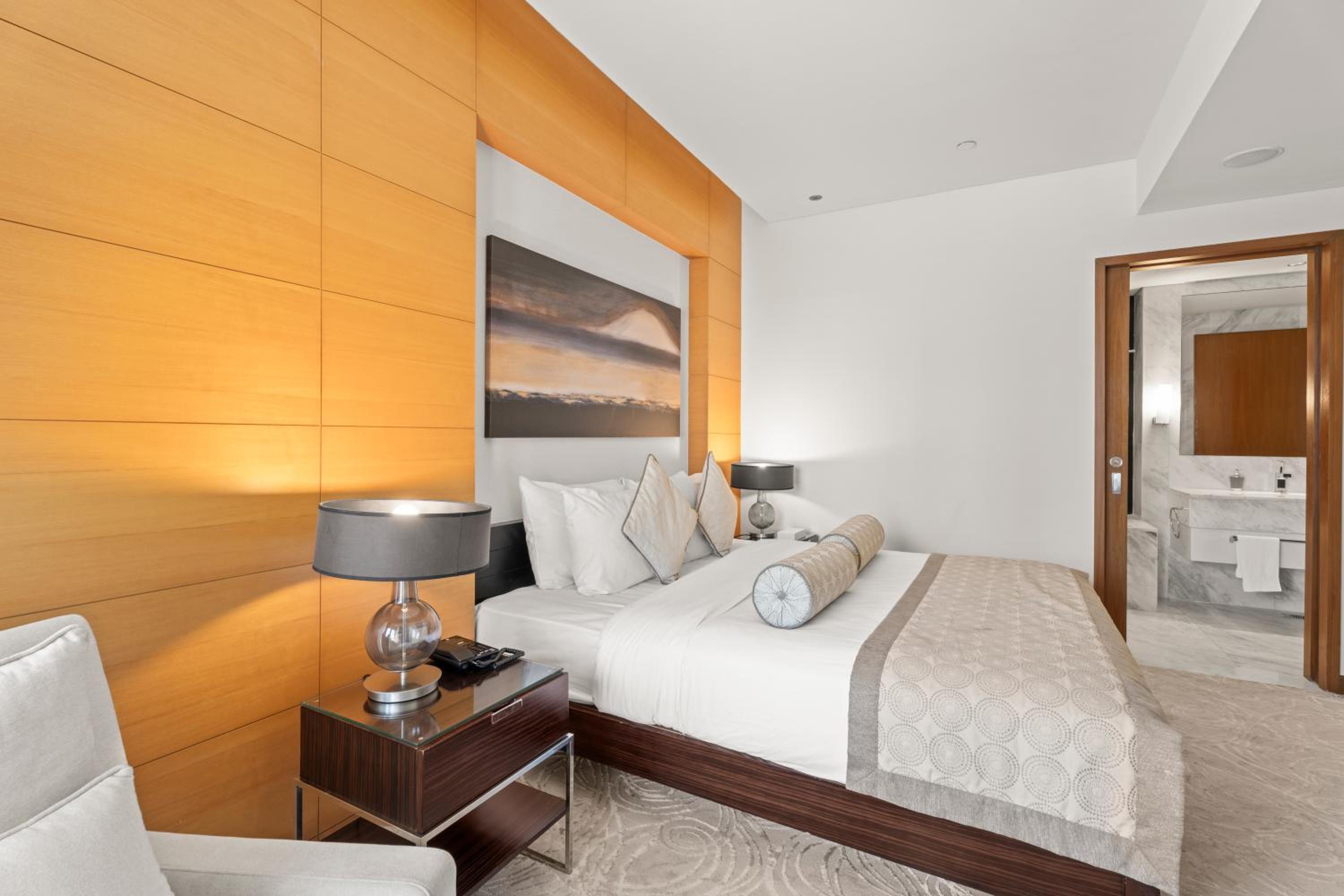 Abi Holiday Homes - Studio & 1BR Dubai Mall Fashion Avenue Residences