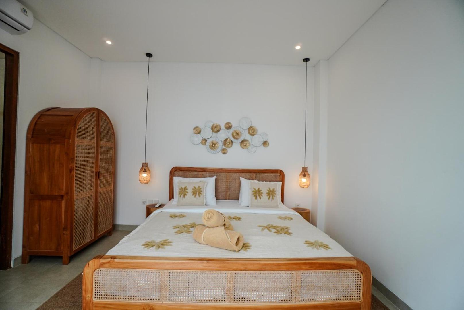'Villa Vivid' 2BR Bohemian, 5 min to Kedungu Beach