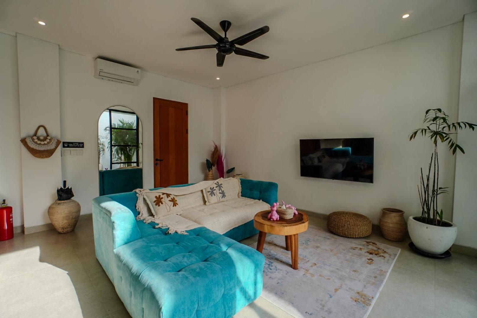 'Villa Vivid' 2BR Bohemian, 5 min to Kedungu Beach