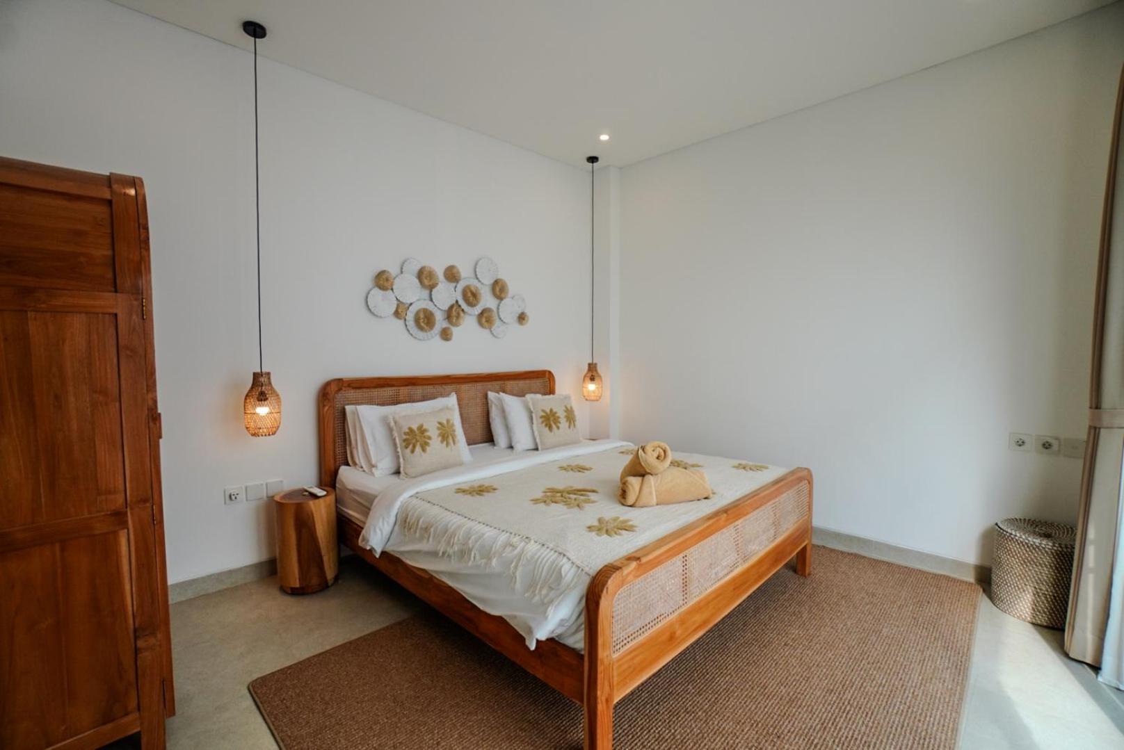'Villa Vivid' 2BR Bohemian, 5 min to Kedungu Beach