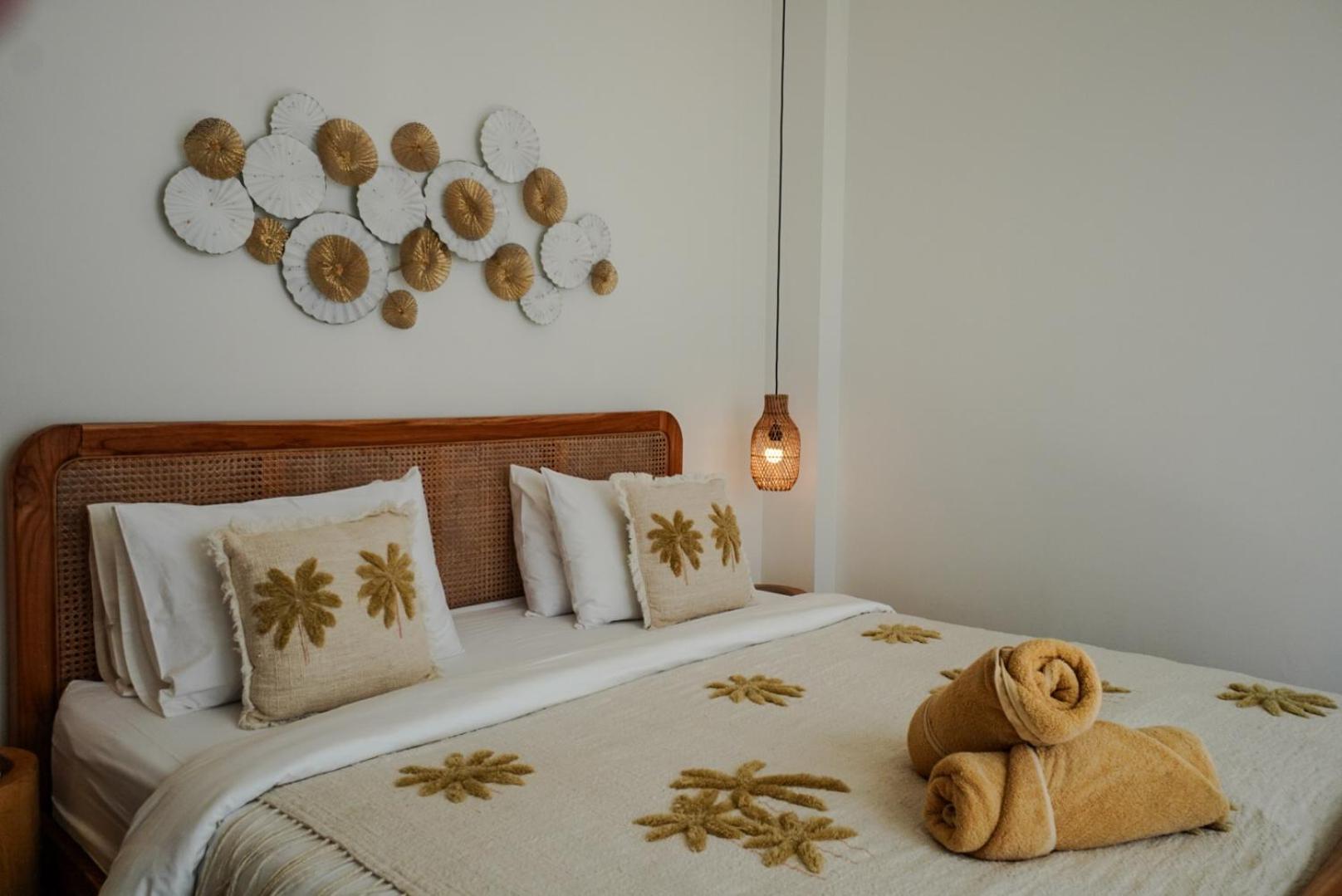 'Villa Vivid' 2BR Bohemian, 5 min to Kedungu Beach