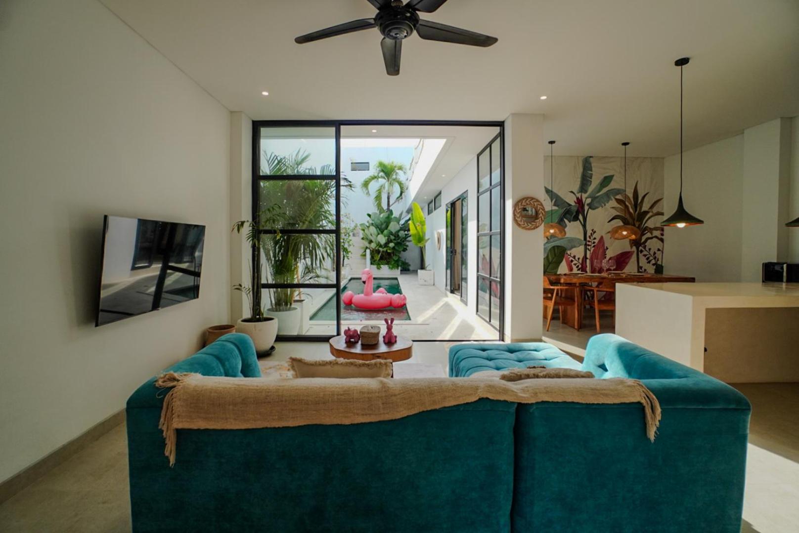 'Villa Vivid' 2BR Bohemian, 5 min to Kedungu Beach