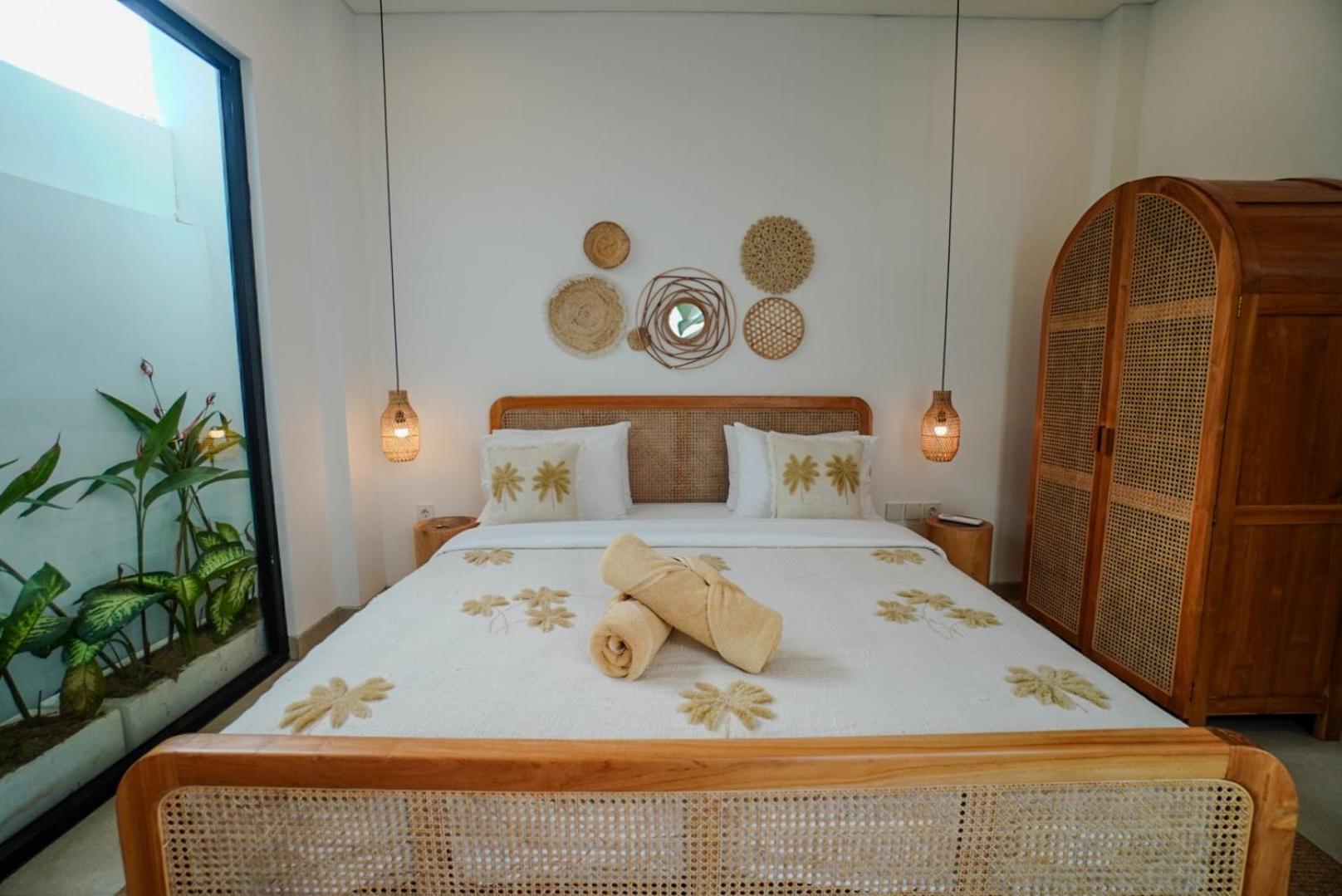 'Villa Vivid' 2BR Bohemian, 5 min to Kedungu Beach