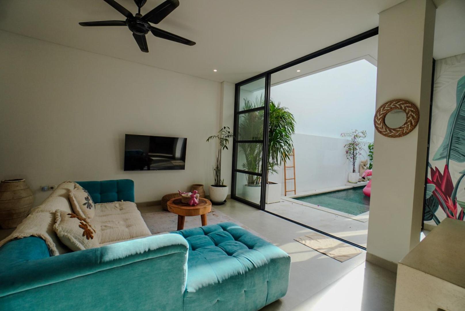 'Villa Vivid' 2BR Bohemian, 5 min to Kedungu Beach