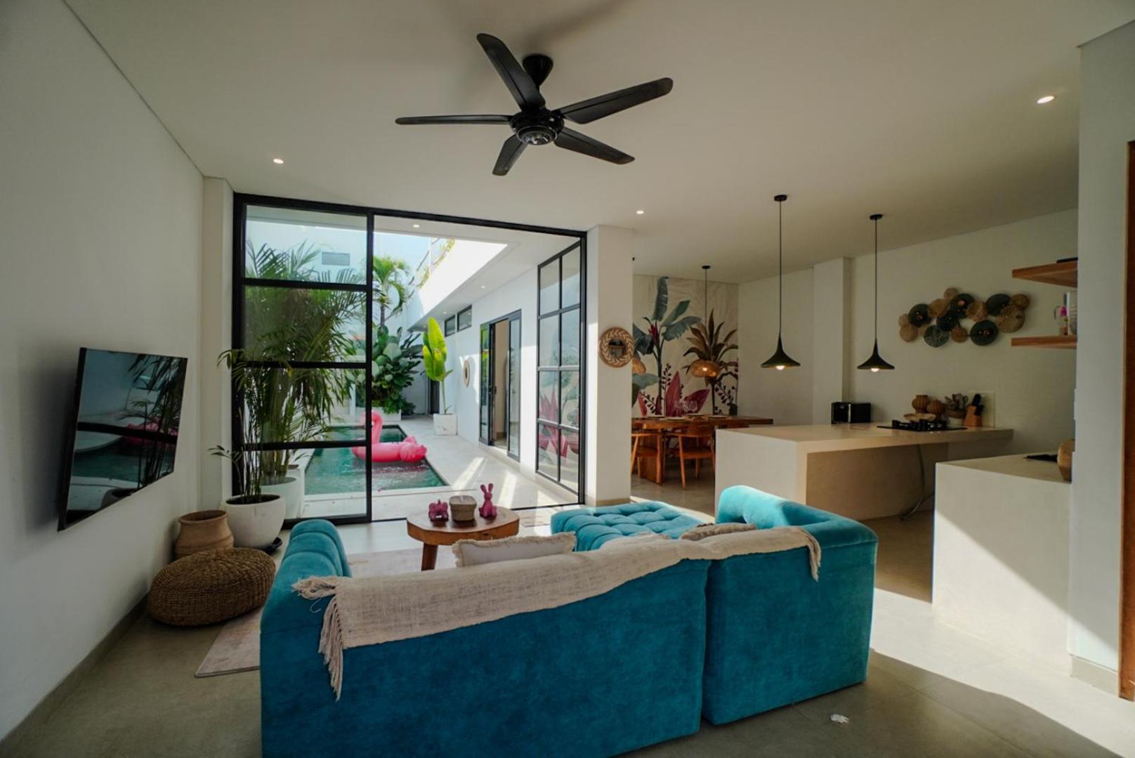 'Villa Vivid' 2BR Bohemian, 5 min to Kedungu Beach
