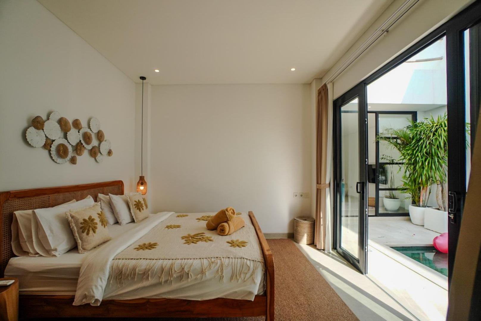 'Villa Vivid' 2BR Bohemian, 5 min to Kedungu Beach