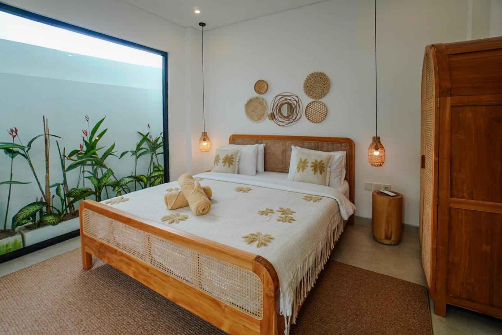'Villa Vivid' 2BR Bohemian, 5 min to Kedungu Beach