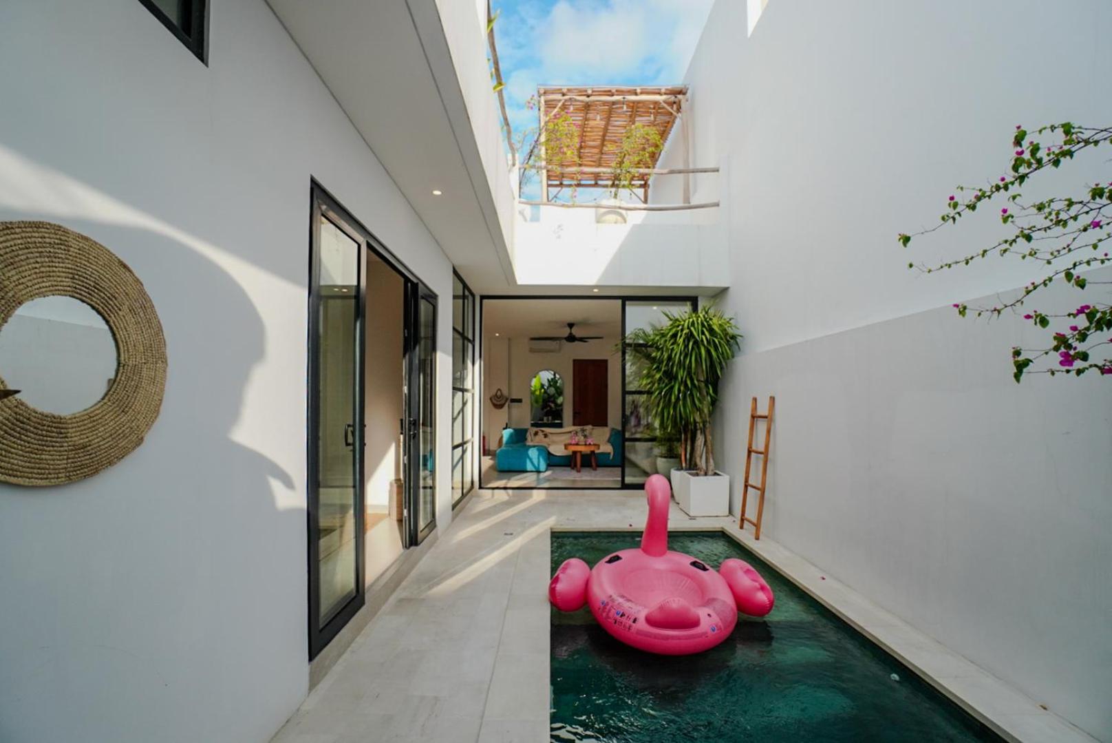 'Villa Vivid' 2BR Bohemian, 5 min to Kedungu Beach