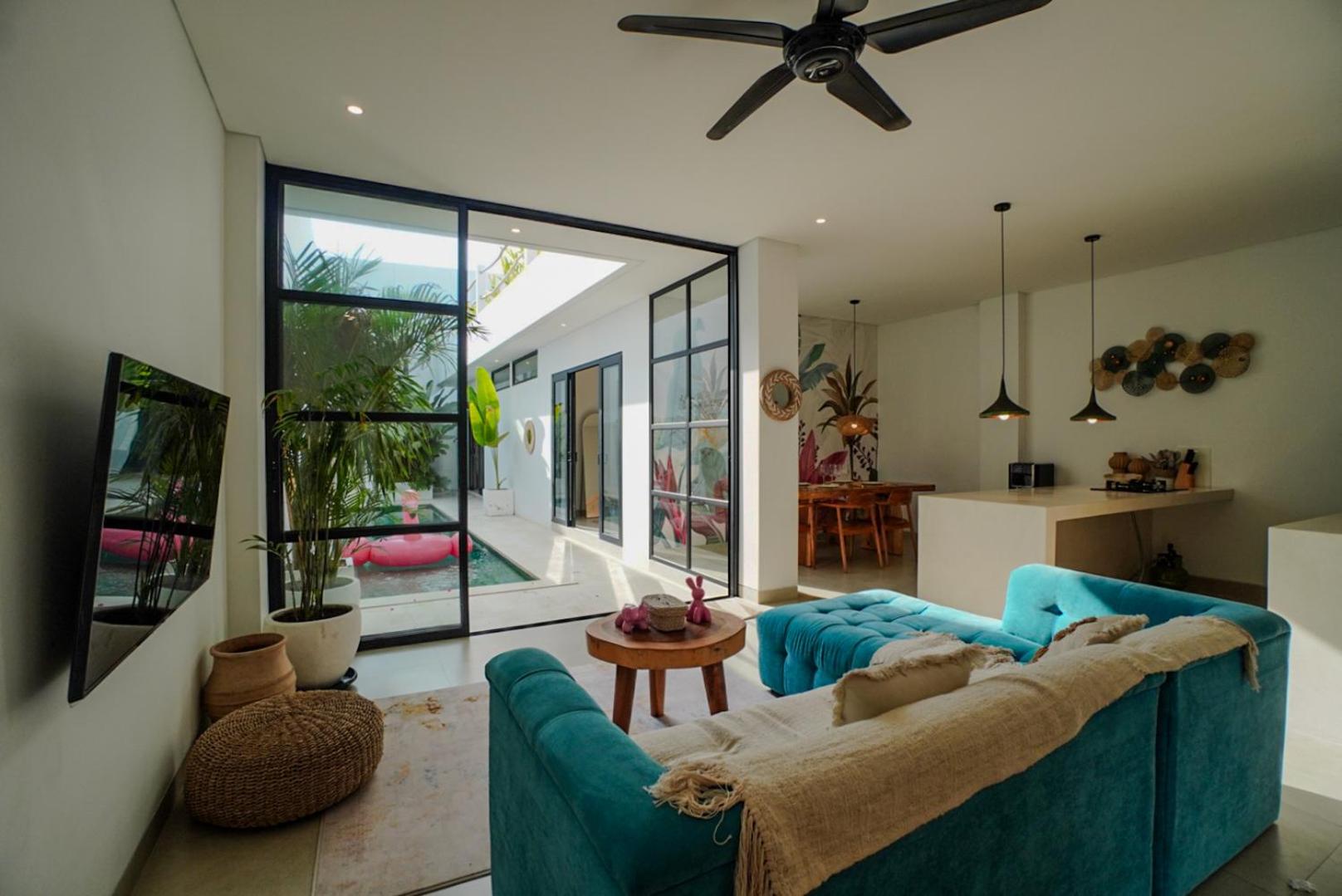 'Villa Vivid' 2BR Bohemian, 5 min to Kedungu Beach