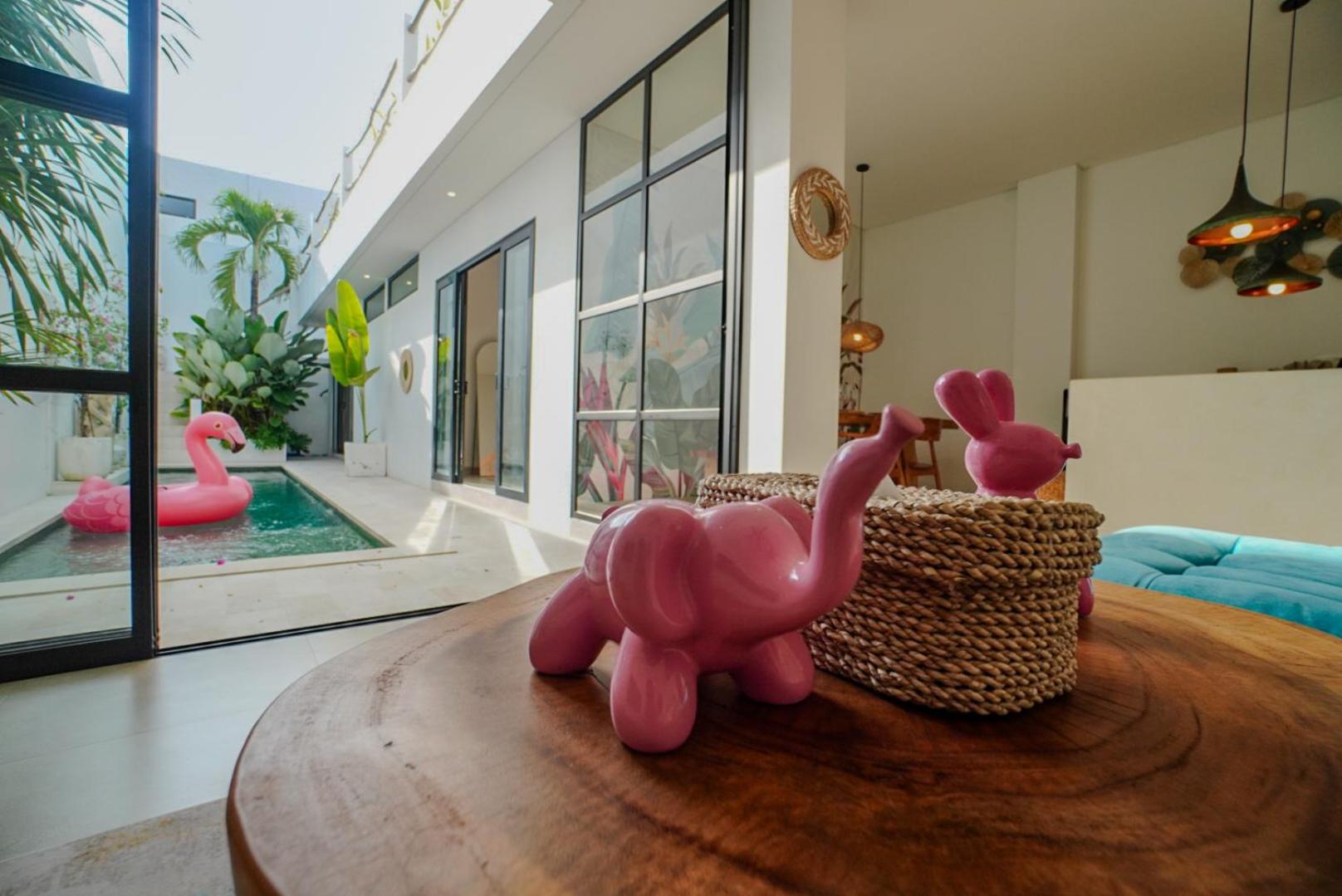 'Villa Vivid' 2BR Bohemian, 5 min to Kedungu Beach