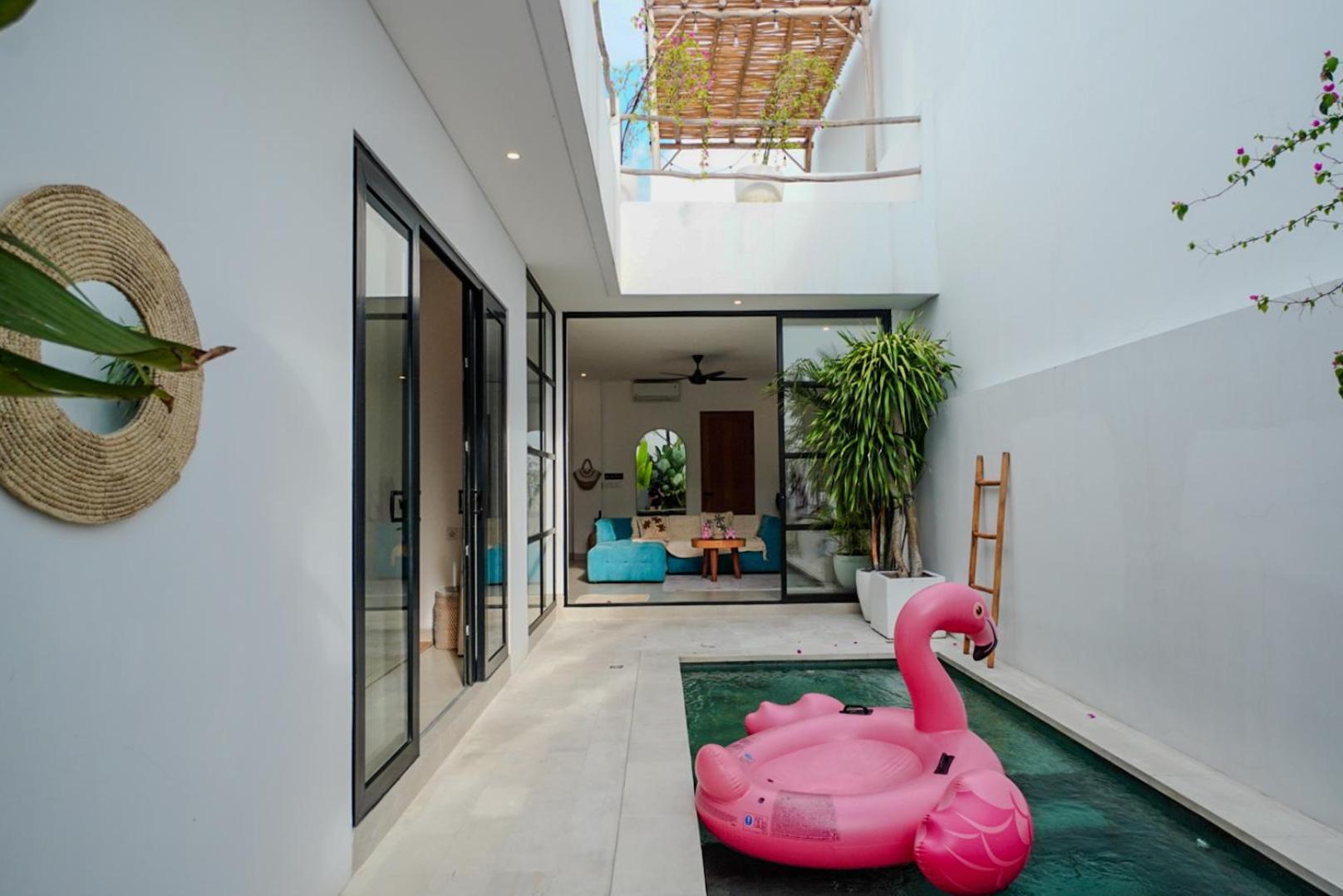 'Villa Vivid' 2BR Bohemian, 5 min to Kedungu Beach
