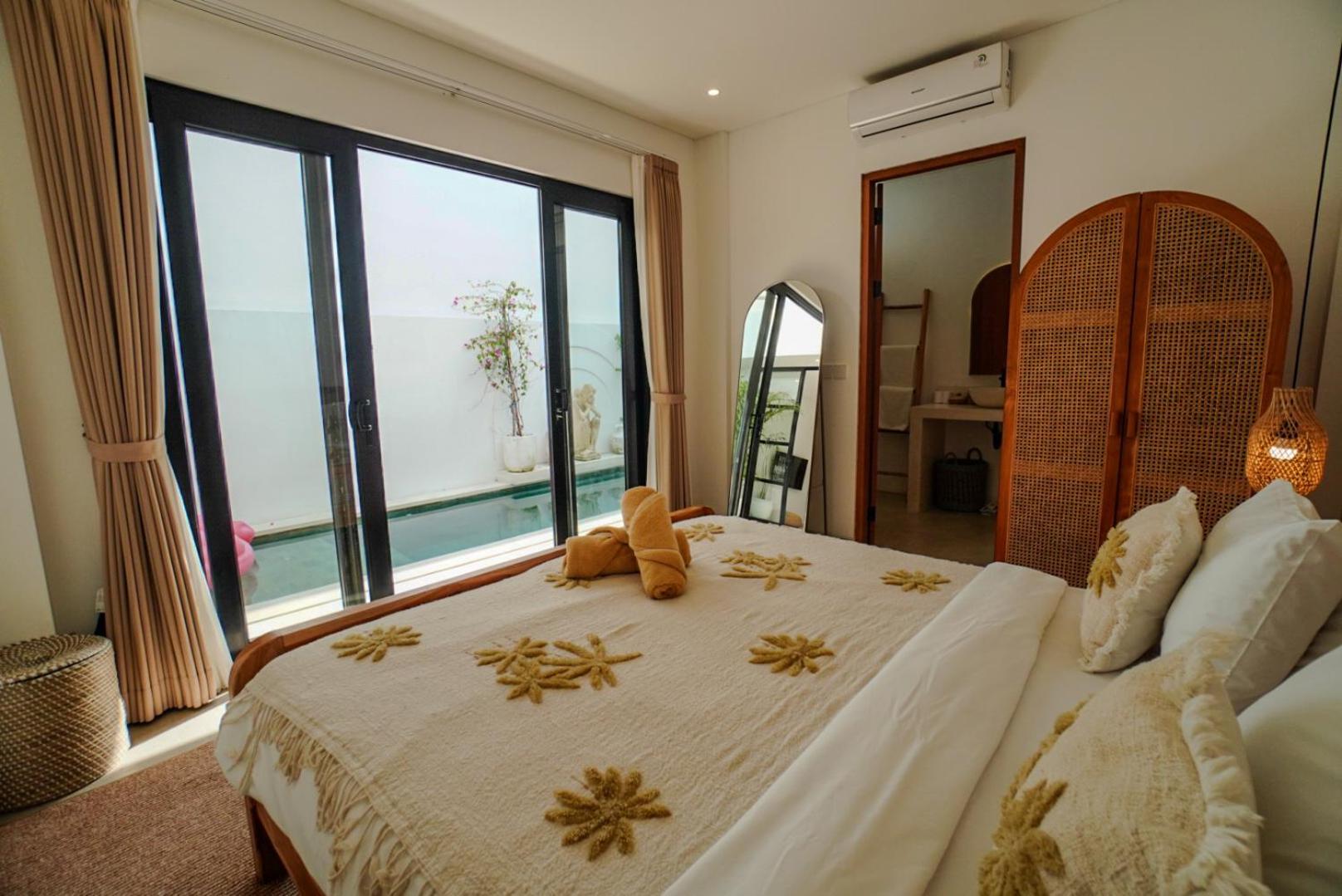'Villa Vivid' 2BR Bohemian, 5 min to Kedungu Beach