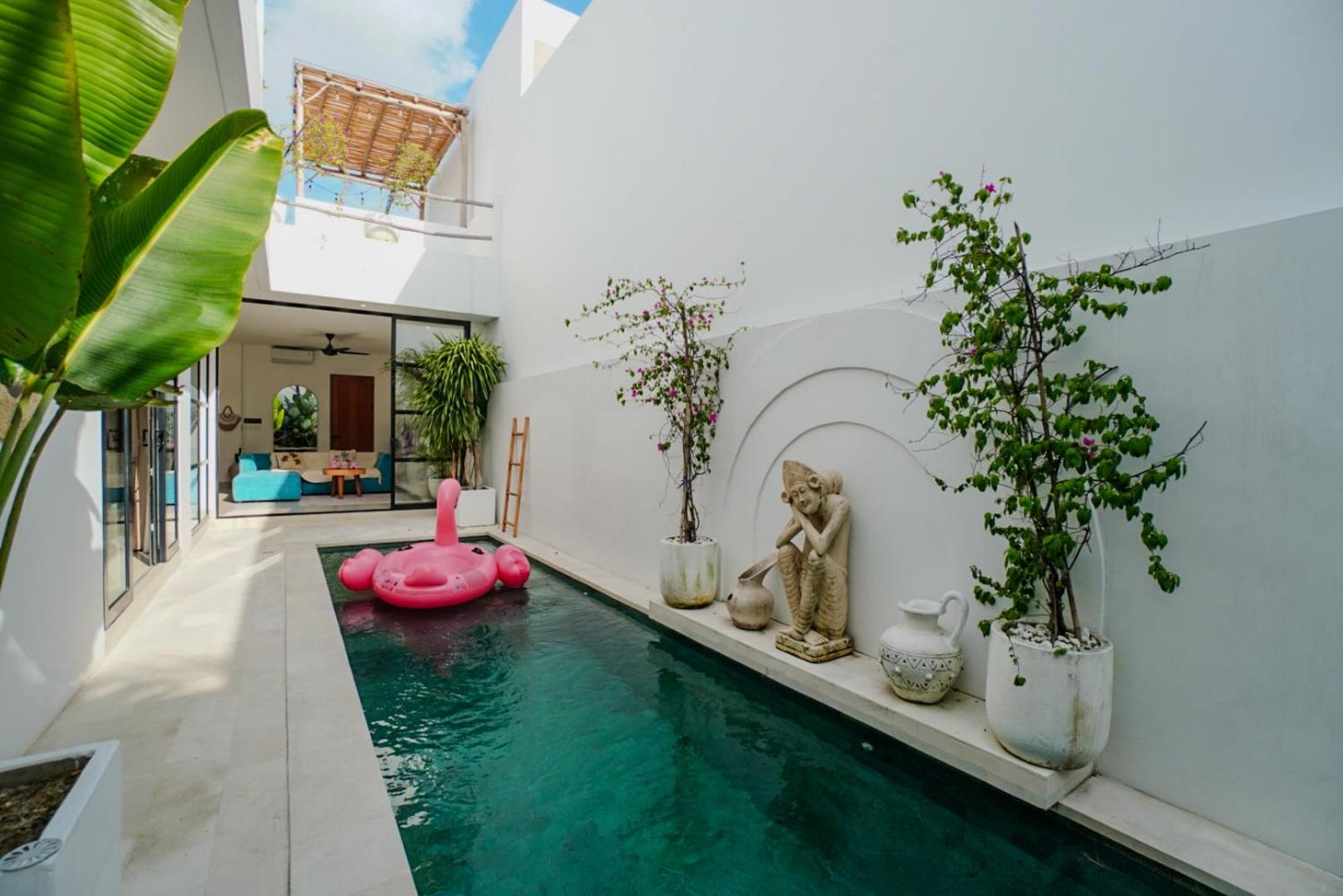 'Villa Vivid' 2BR Bohemian, 5 min to Kedungu Beach