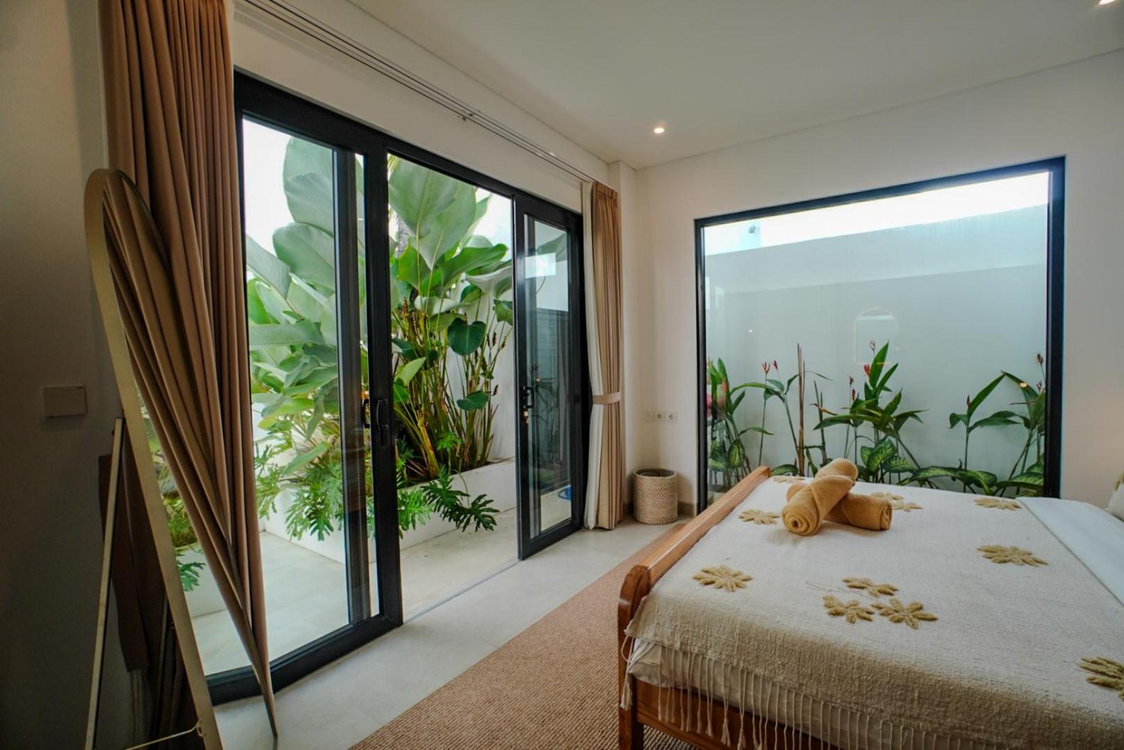 'Villa Vivid' 2BR Bohemian, 5 min to Kedungu Beach