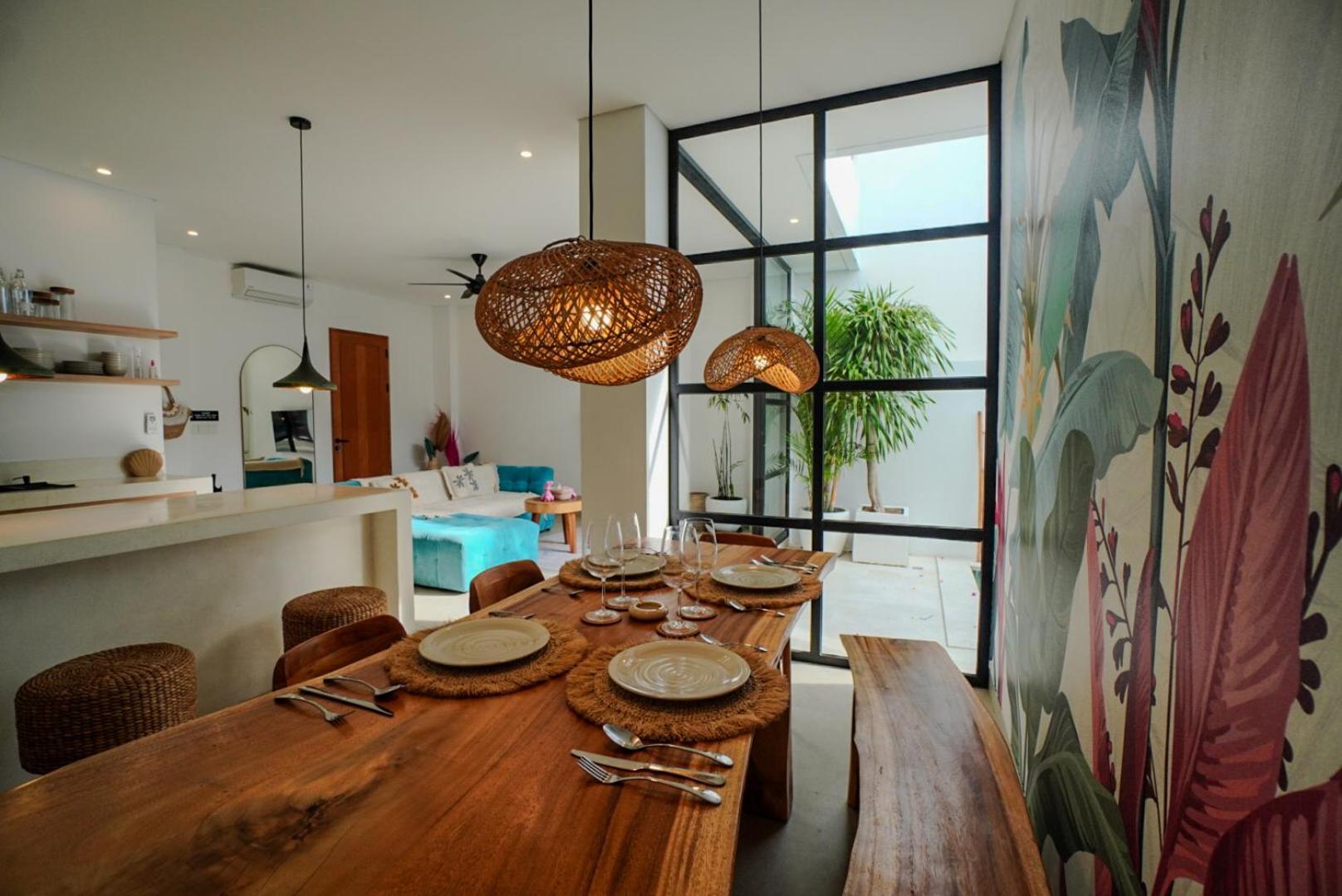 'Villa Vivid' 2BR Bohemian, 5 min to Kedungu Beach