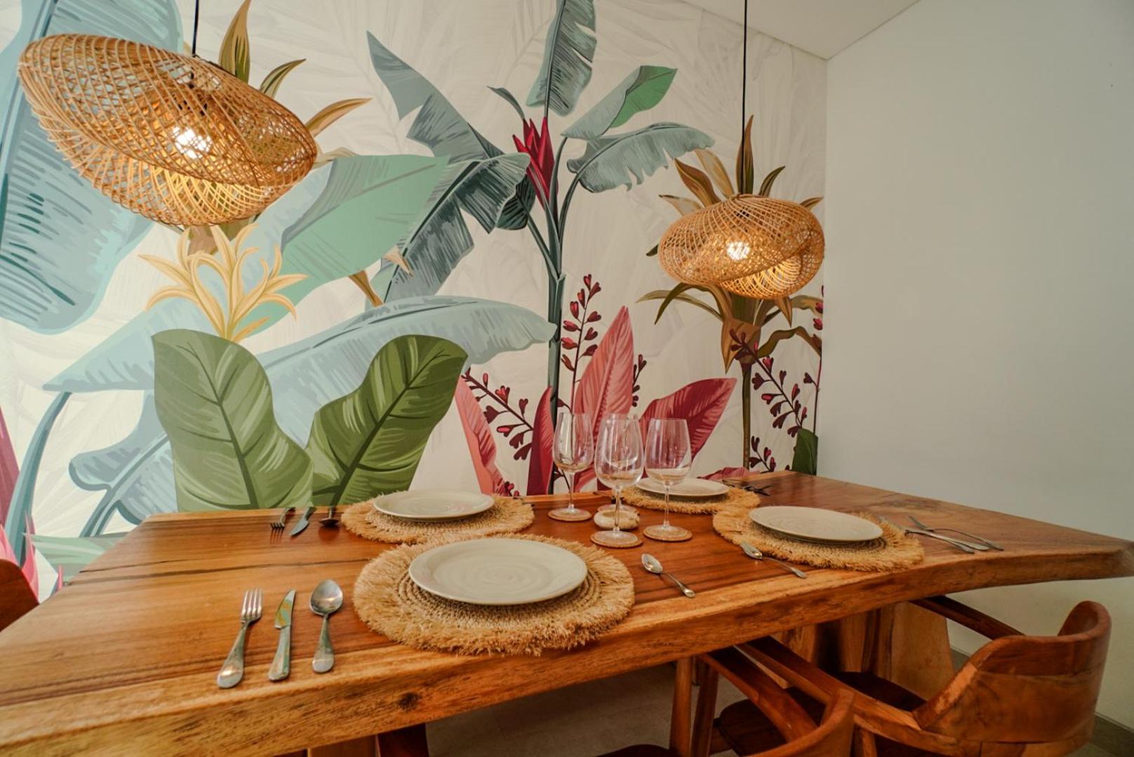 'Villa Vivid' 2BR Bohemian, 5 min to Kedungu Beach