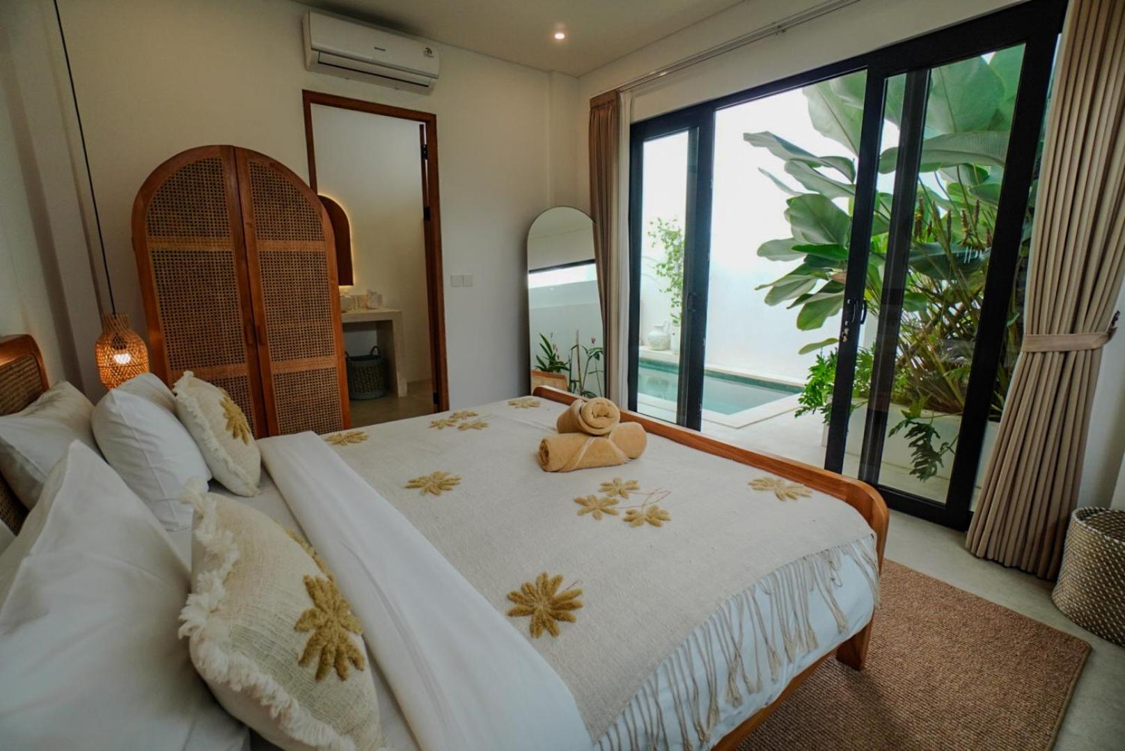 'Villa Vivid' 2BR Bohemian, 5 min to Kedungu Beach