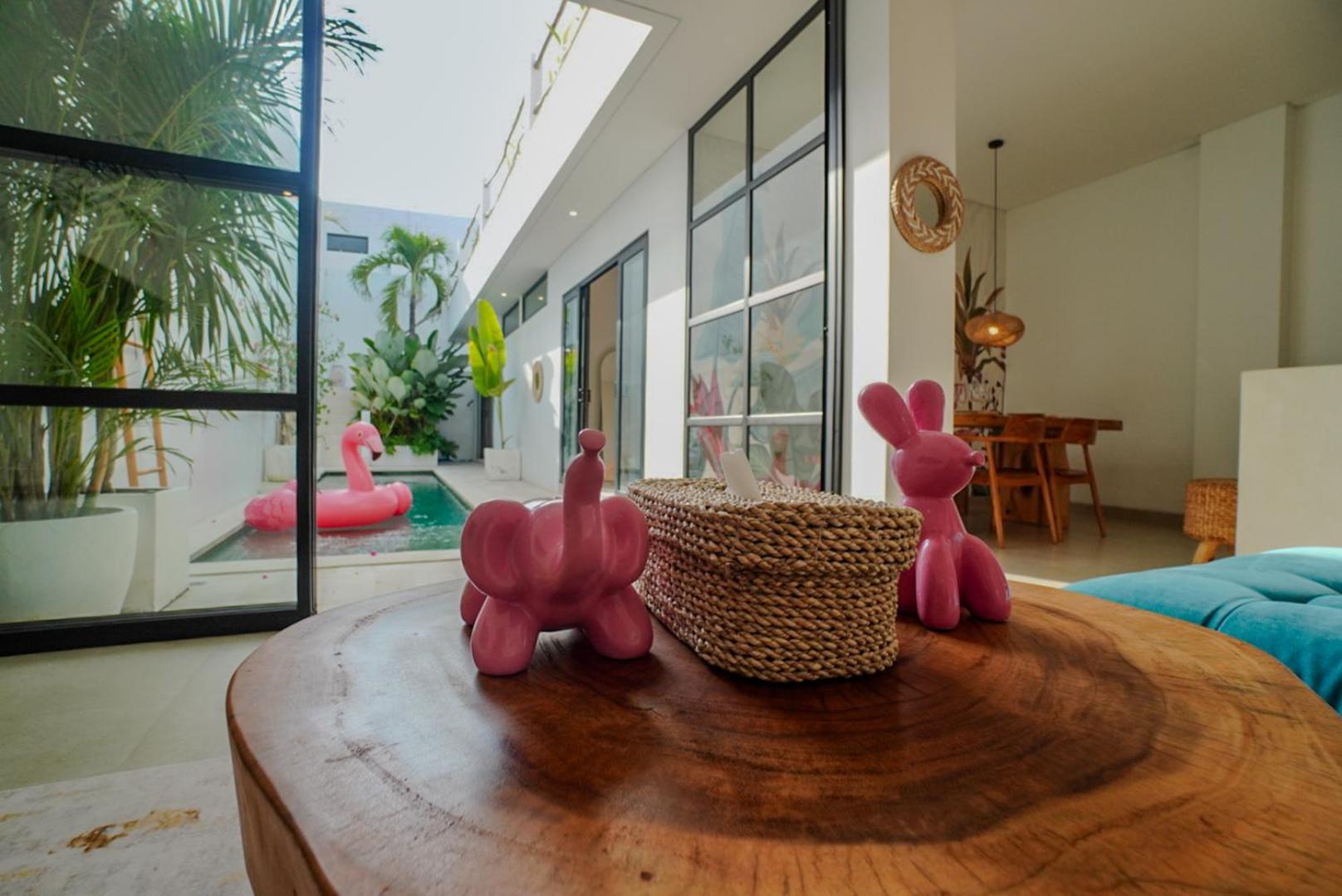 'Villa Vivid' 2BR Bohemian, 5 min to Kedungu Beach