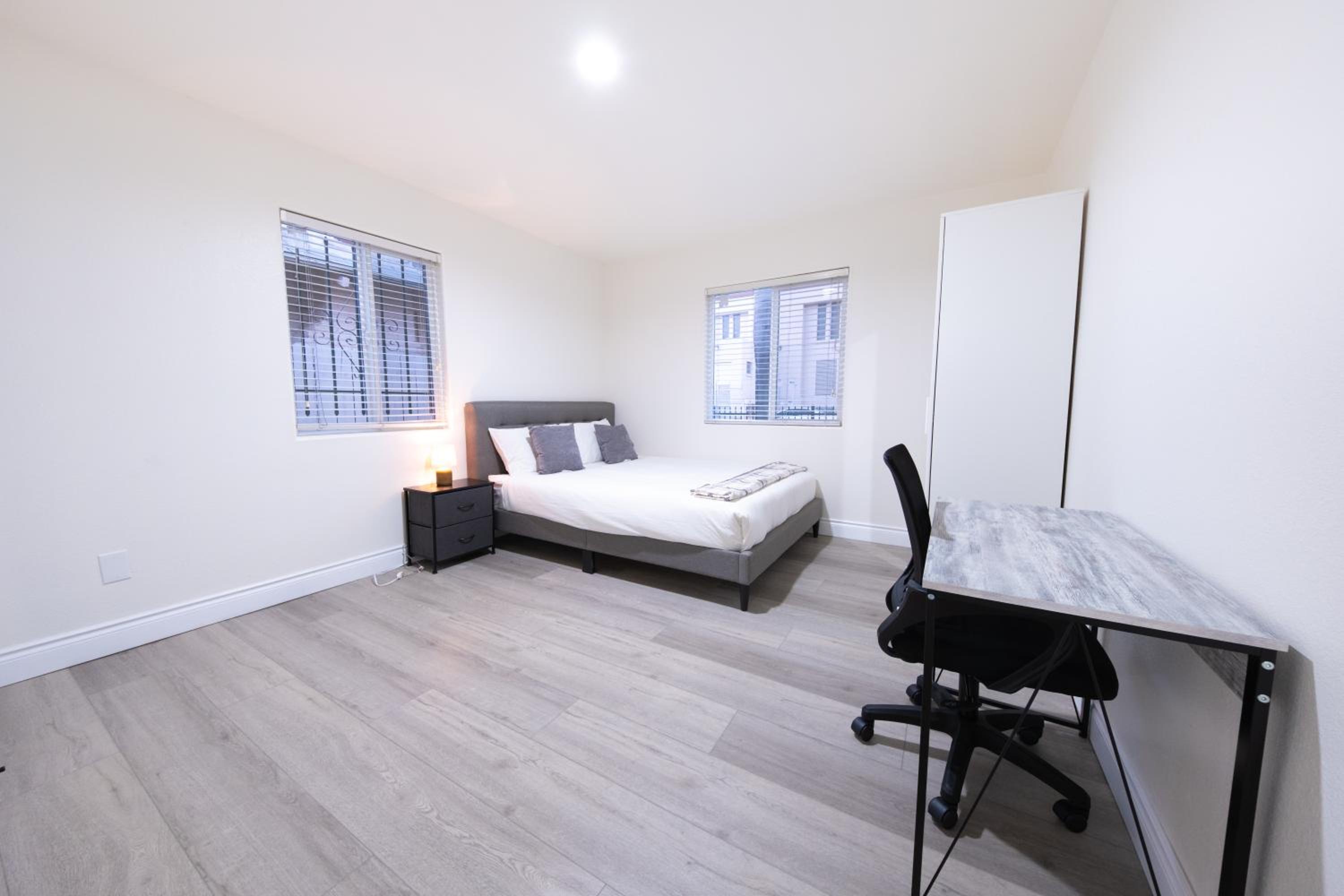 Modern Luxe Ensuite by USC Shared Living