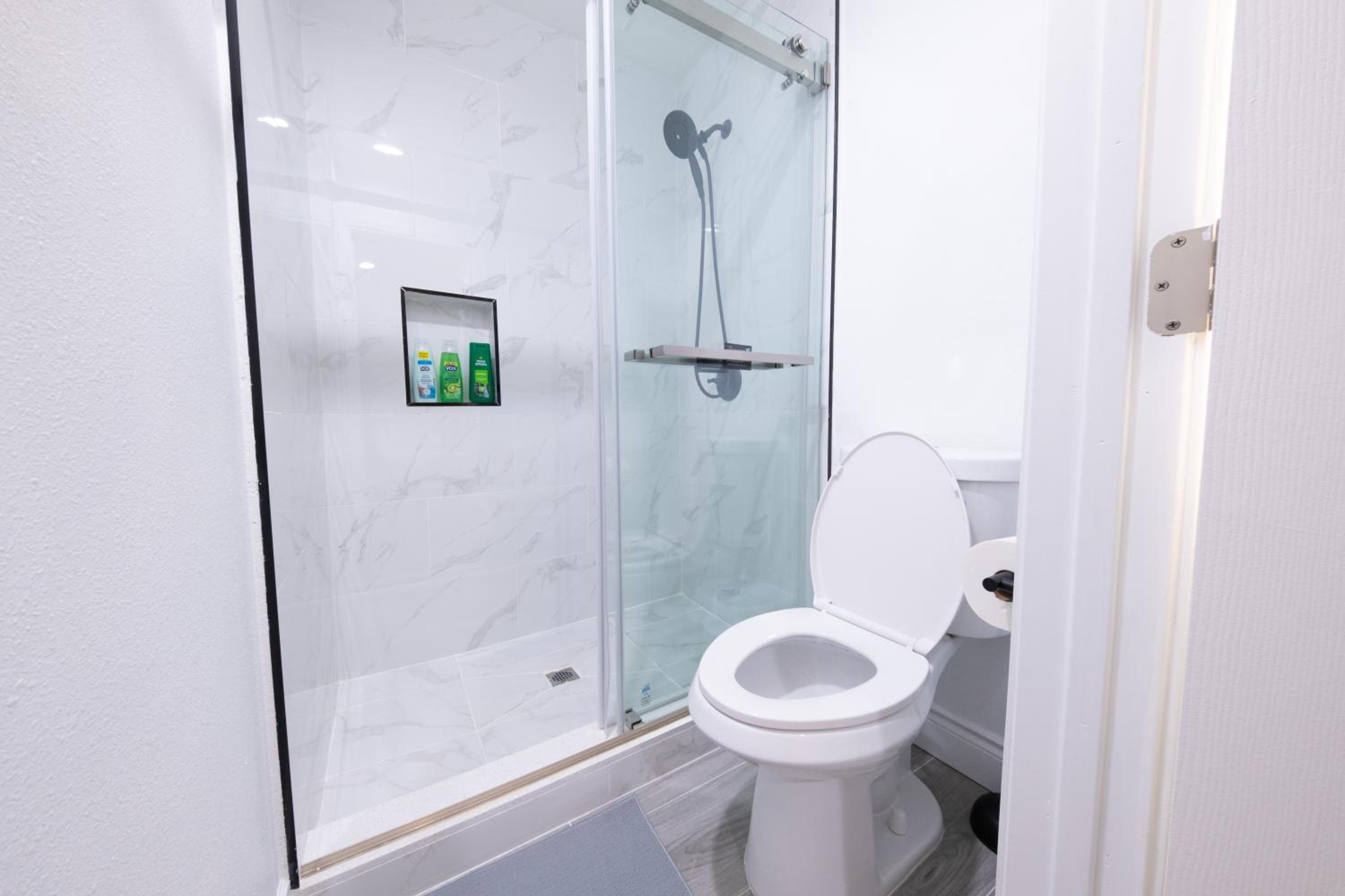Modern Luxe Ensuite by USC Shared Living