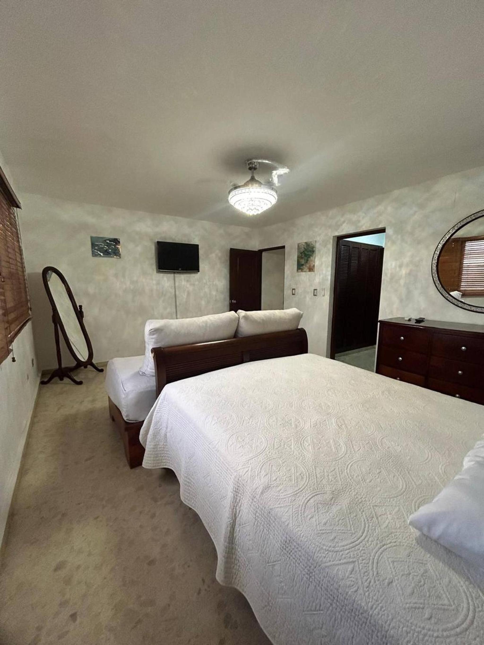 Cozy apartment in Piantini city center