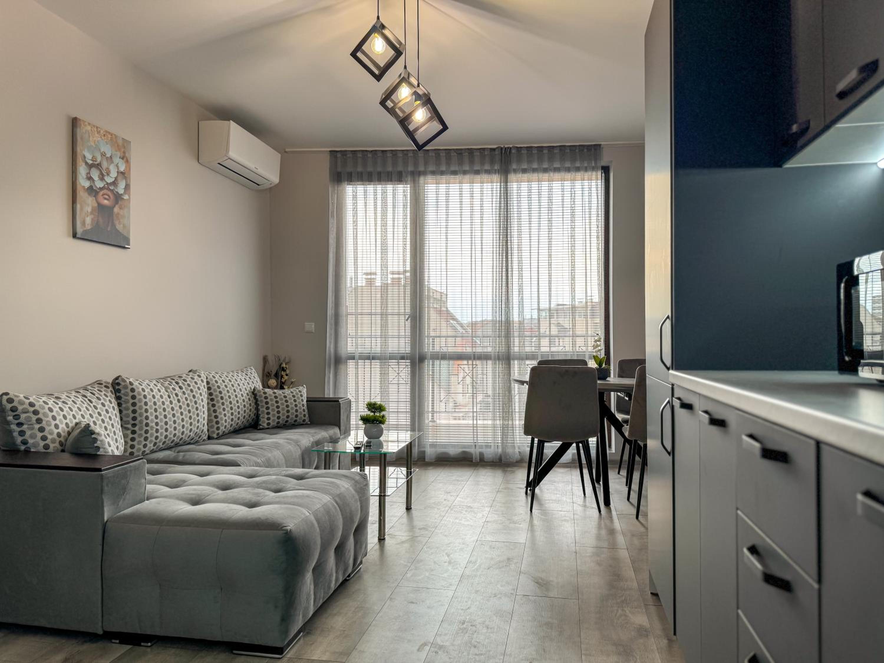 One-Bedroom Central and Modern Apartment