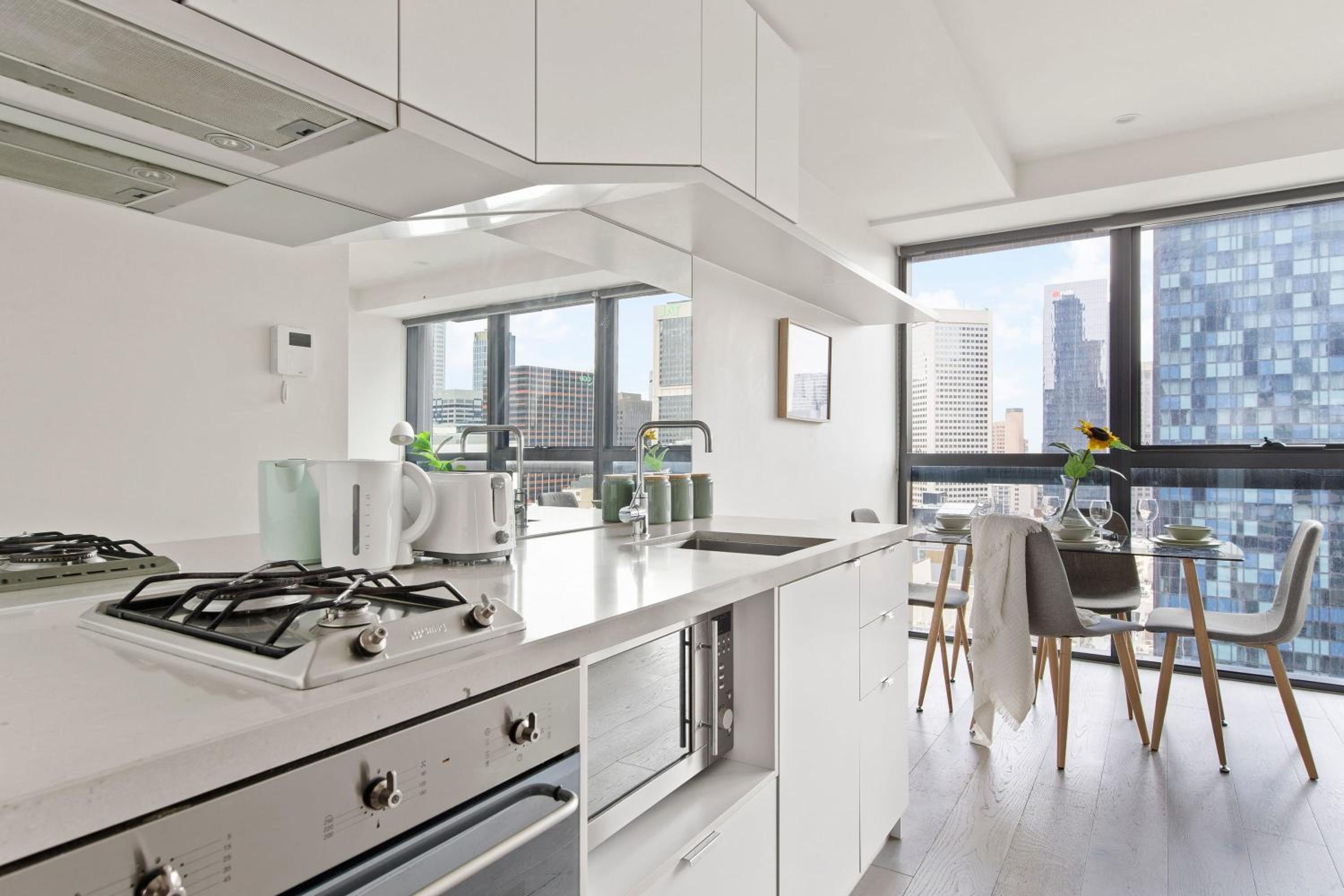Convenient CBD Stay Near QV & Melbourne Central