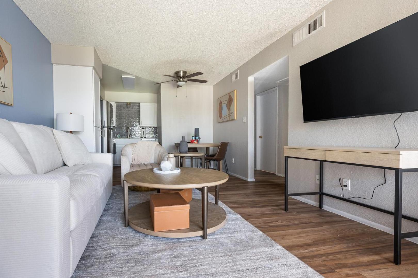 Landing Chic 1BD in Maryvale Village