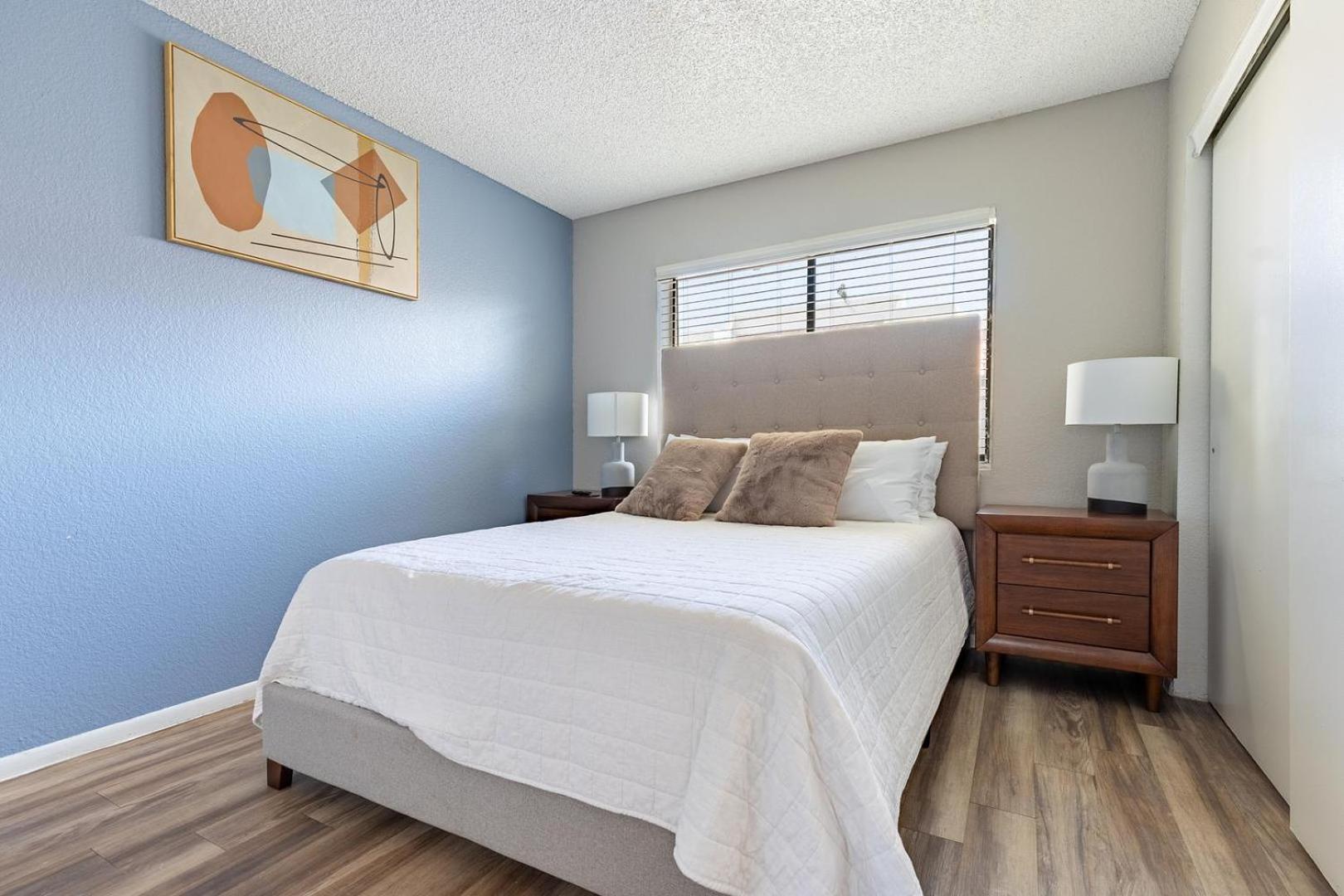Landing Chic 1BD in Maryvale Village