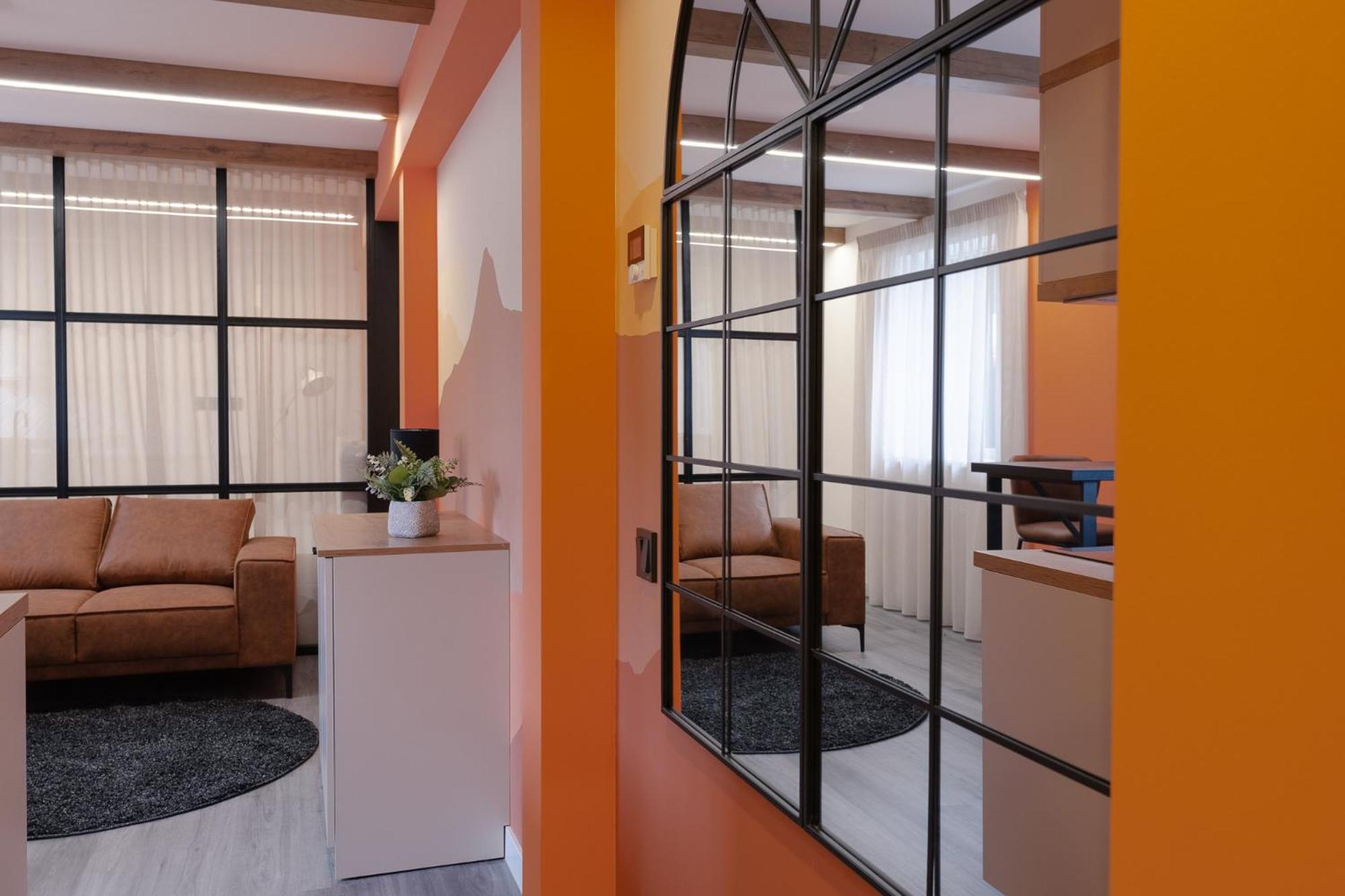 Colorful Apartments O