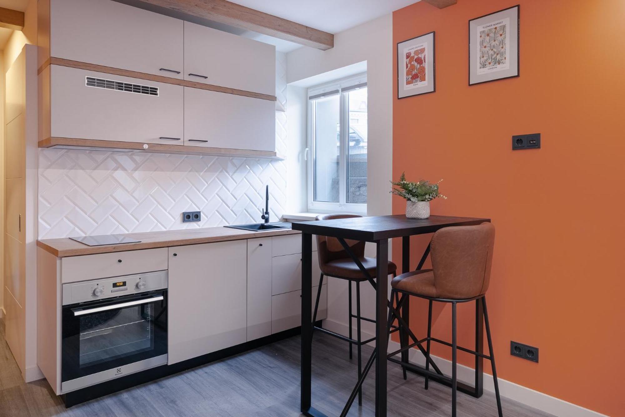 Colorful Apartments O
