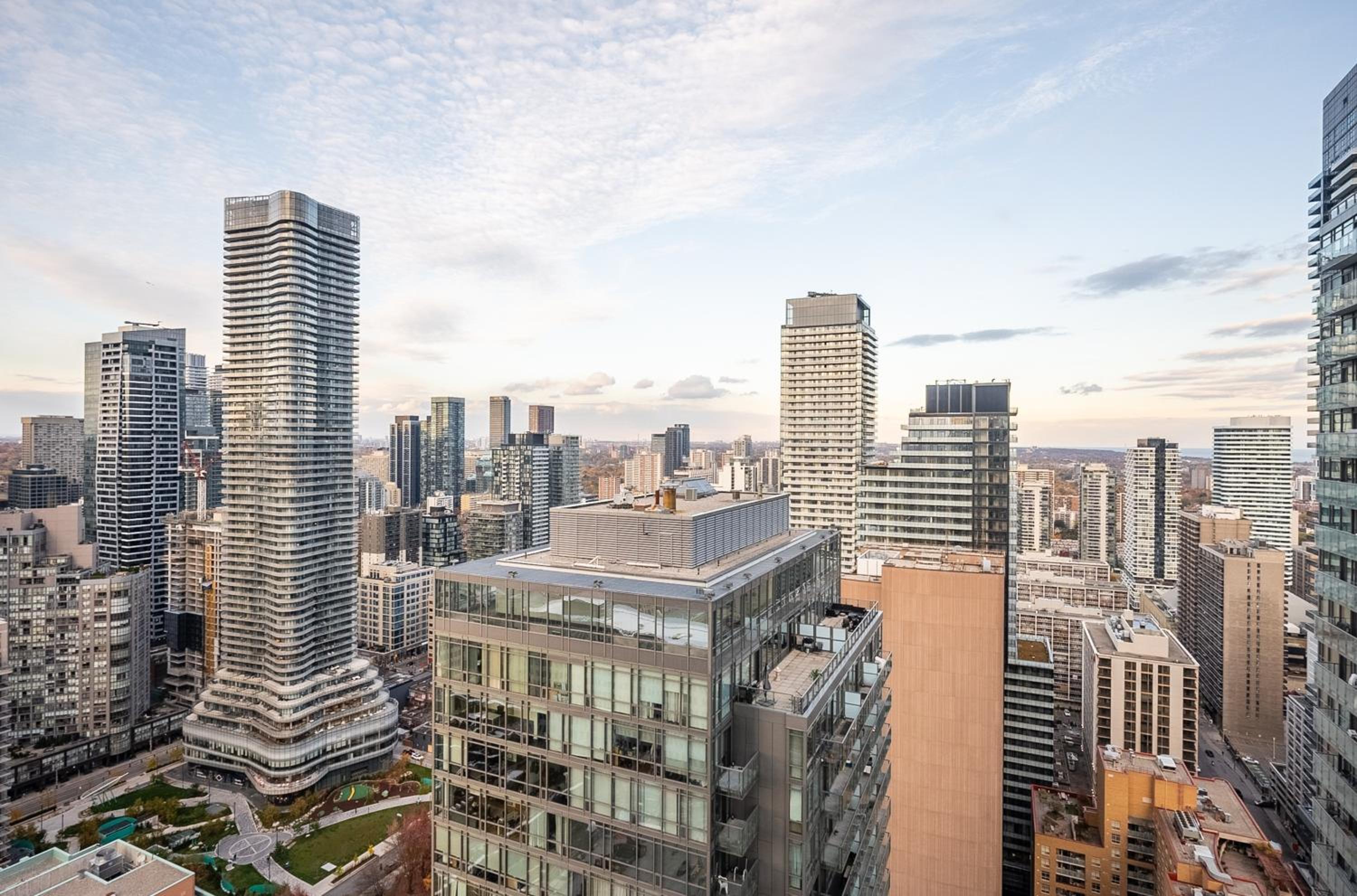 High Floor 1 Bedroom Condo City View Downtown Toronto
