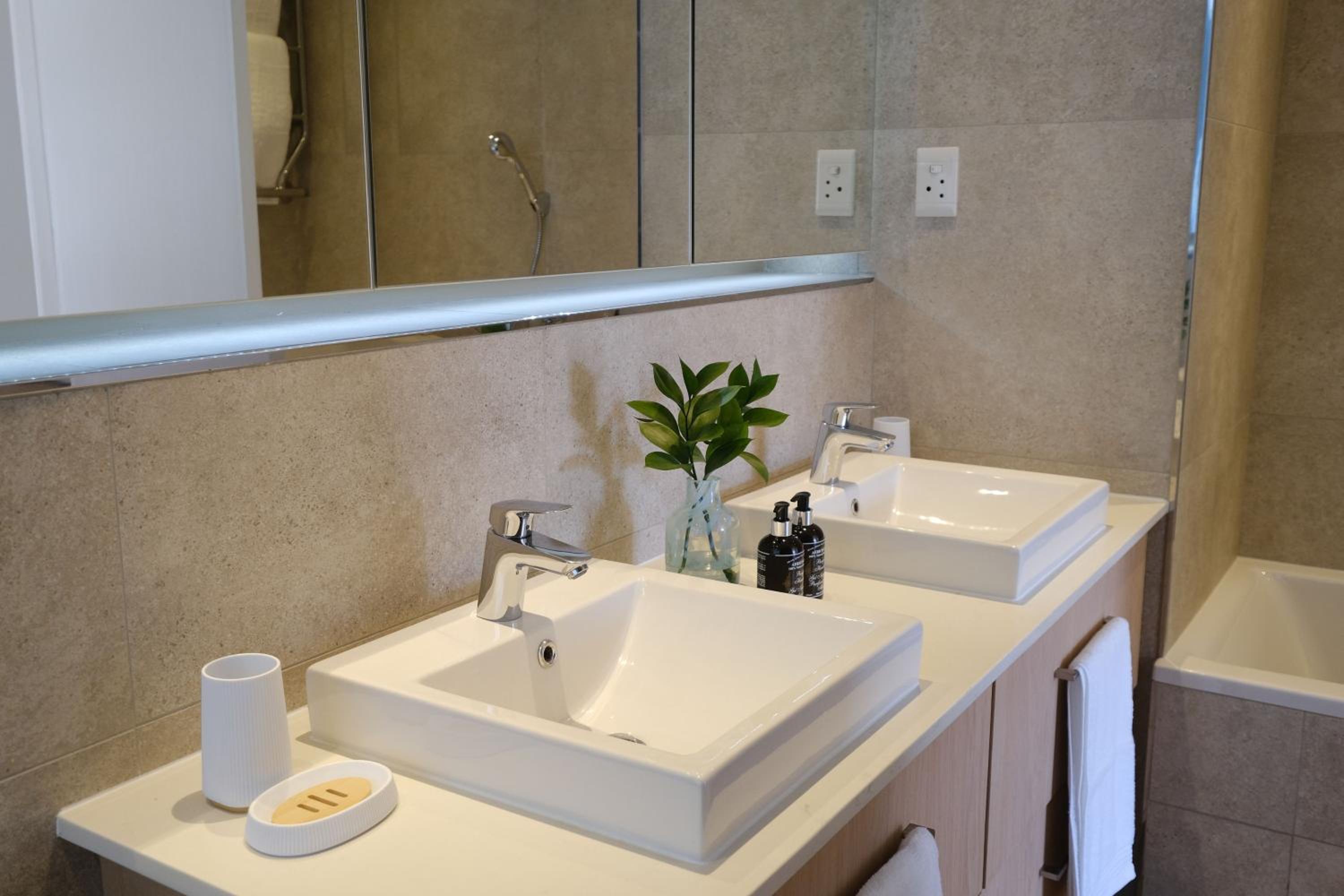 Amanzi V&A Luxury Apartments-Suite 301