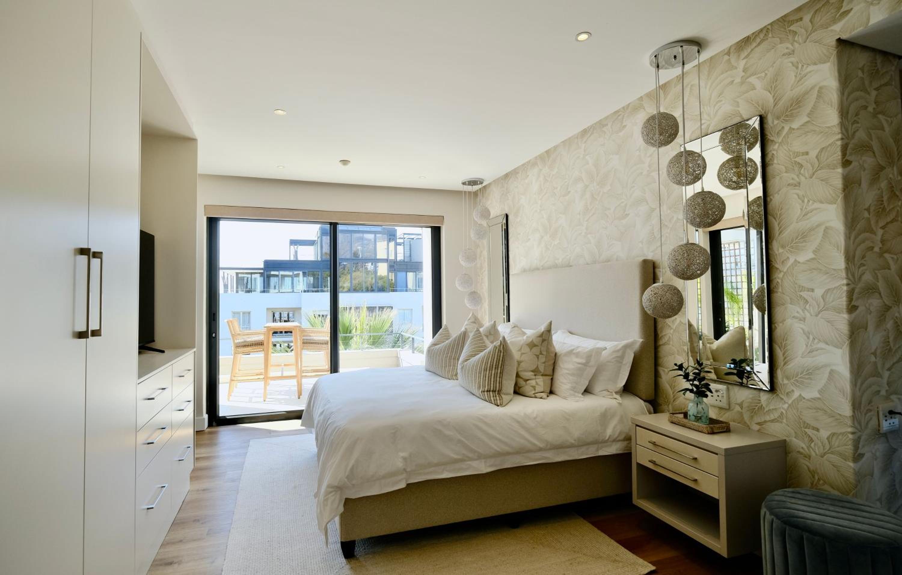 Amanzi V&A Luxury Apartments-Suite 301