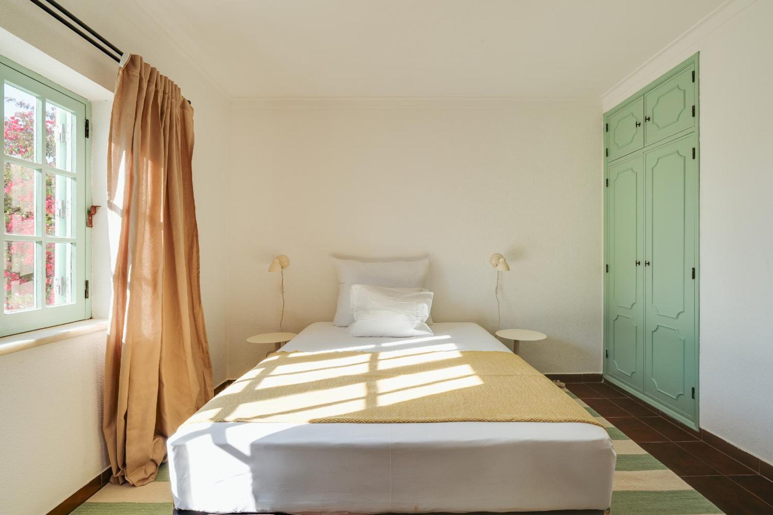 Charneca Caparica Casa Rey by Hopstays