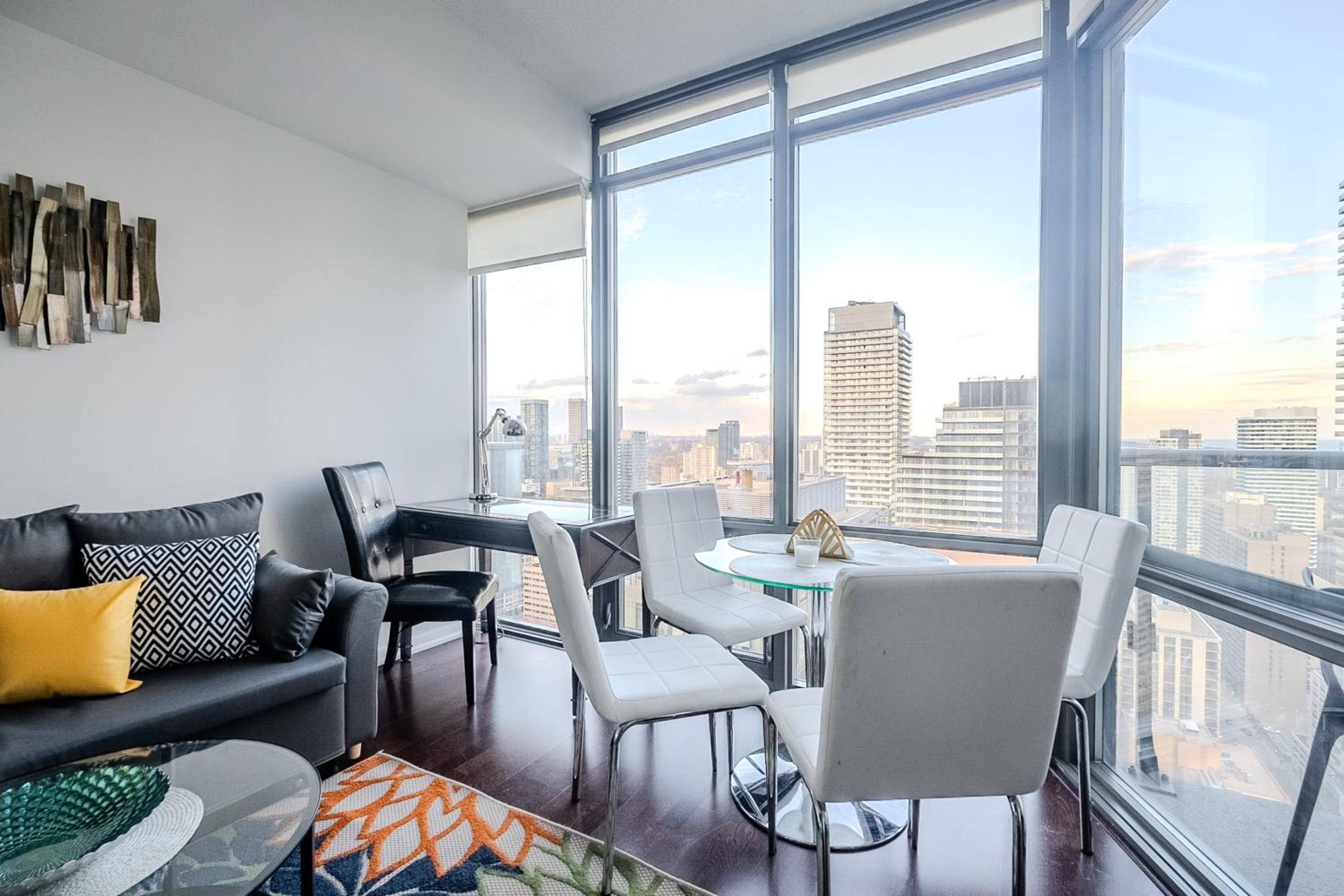 High Floor 1 Bedroom Condo City View Downtown Toronto