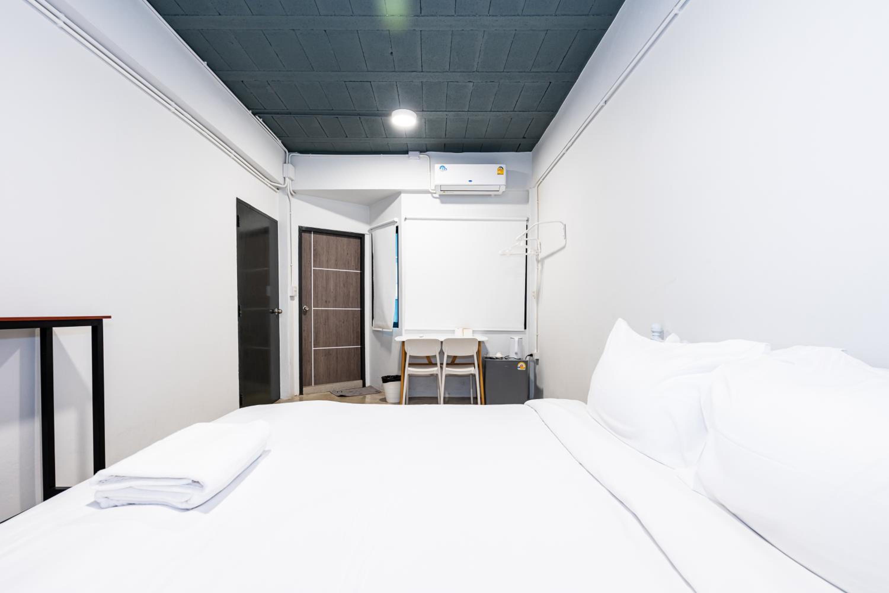 xxYellow Place Sukhumvit 2 - BTS Nana