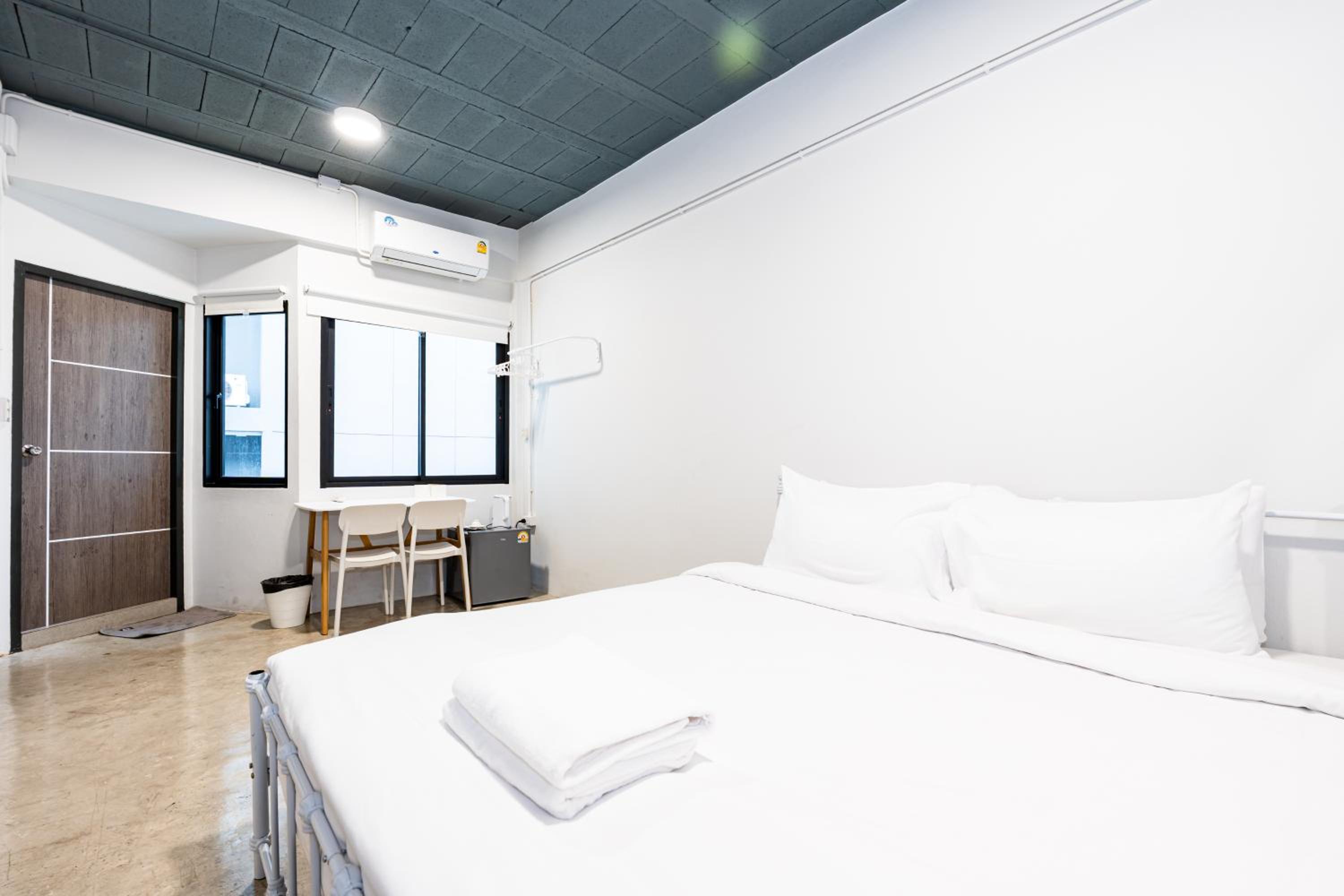 xxYellow Place Sukhumvit 2 - BTS Nana
