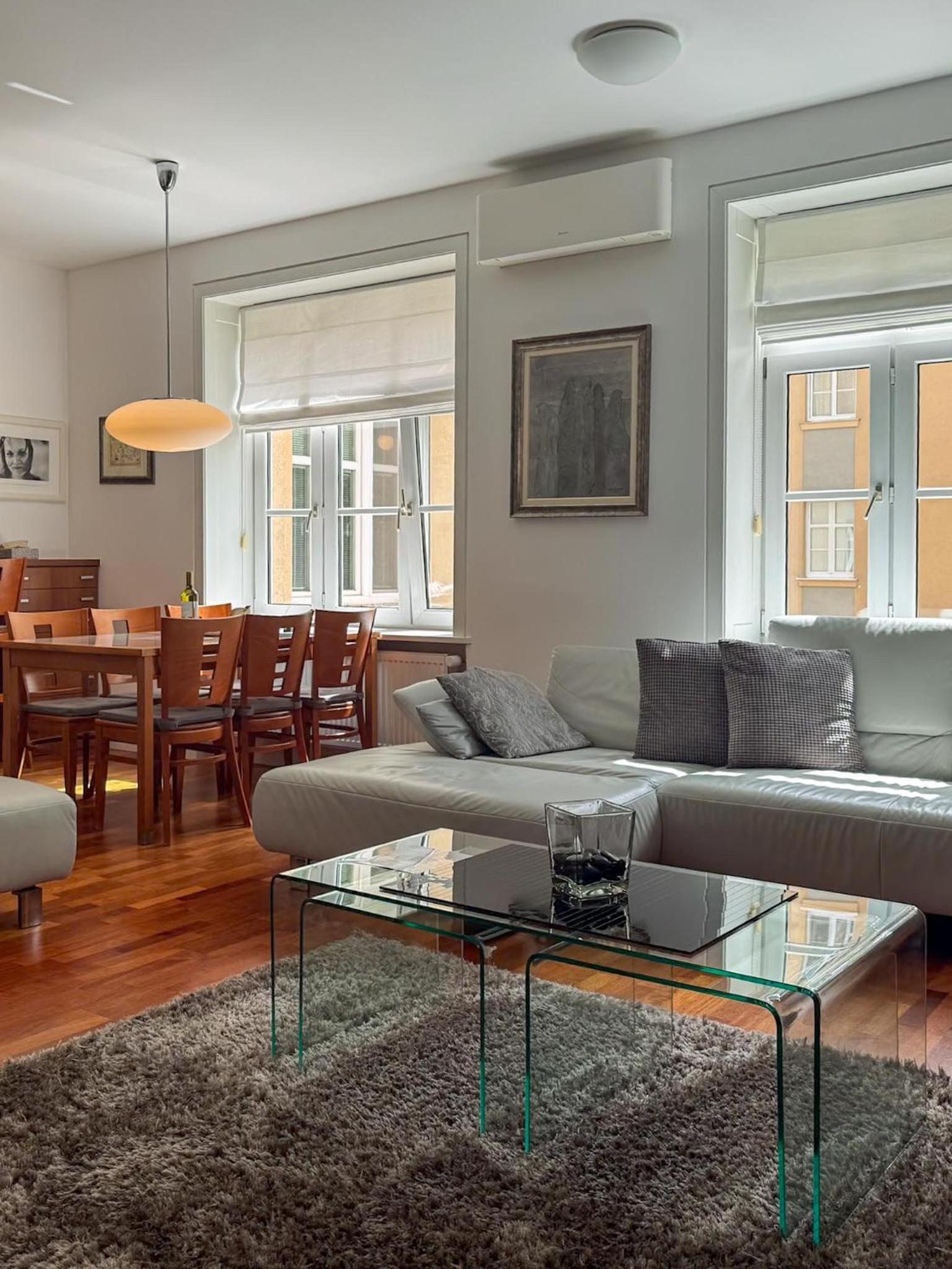 Apartment 29 Old Town, 2 Bathrooms, AC, Quiet